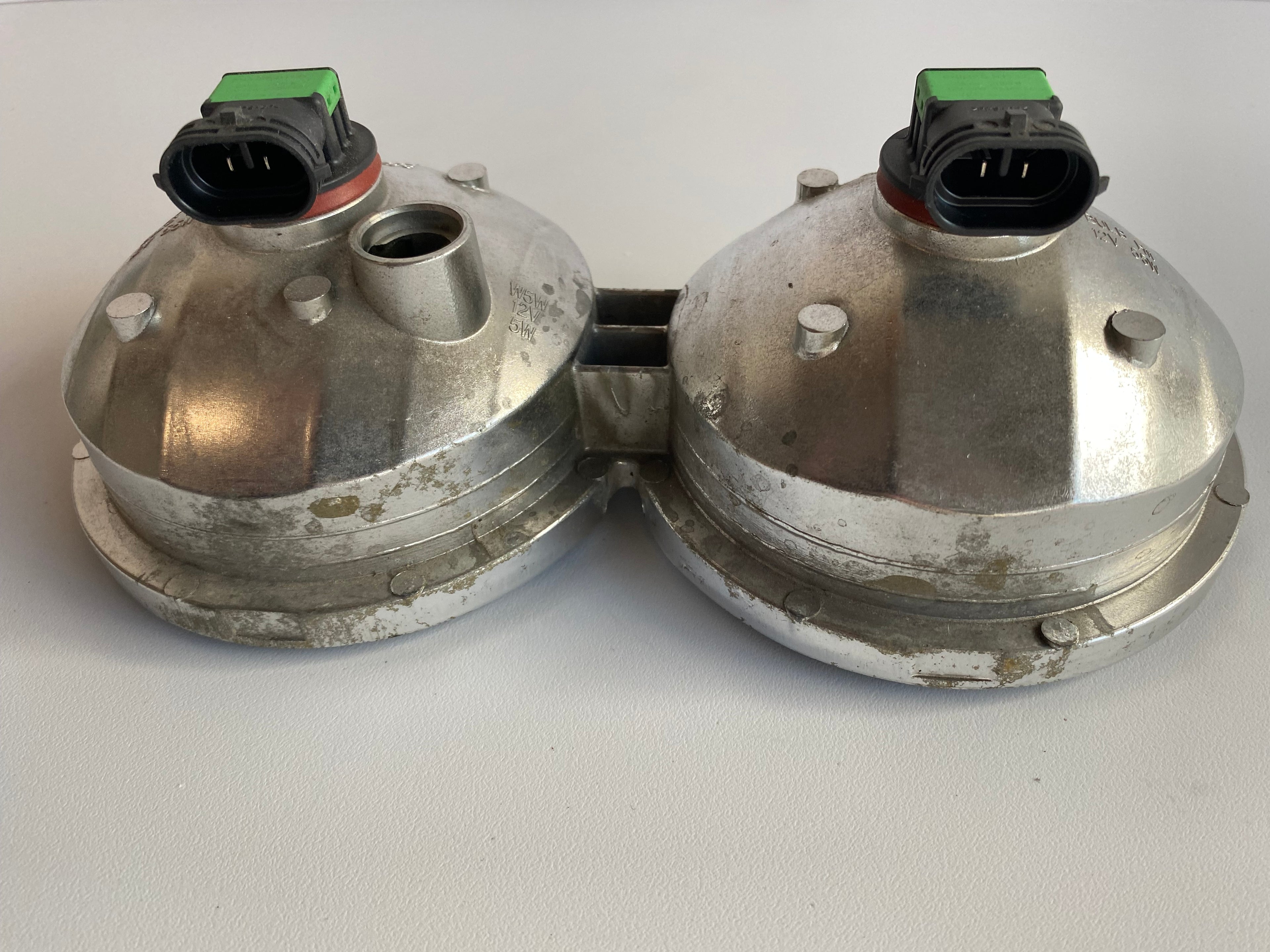 Harley Davidson fat bob double headlight OEM REF: 69804-08