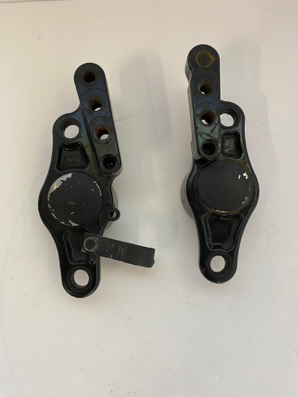 Jeu de supports moteur arrière Touring Harley Davidson REF OEM 50588-07 & 50589-07