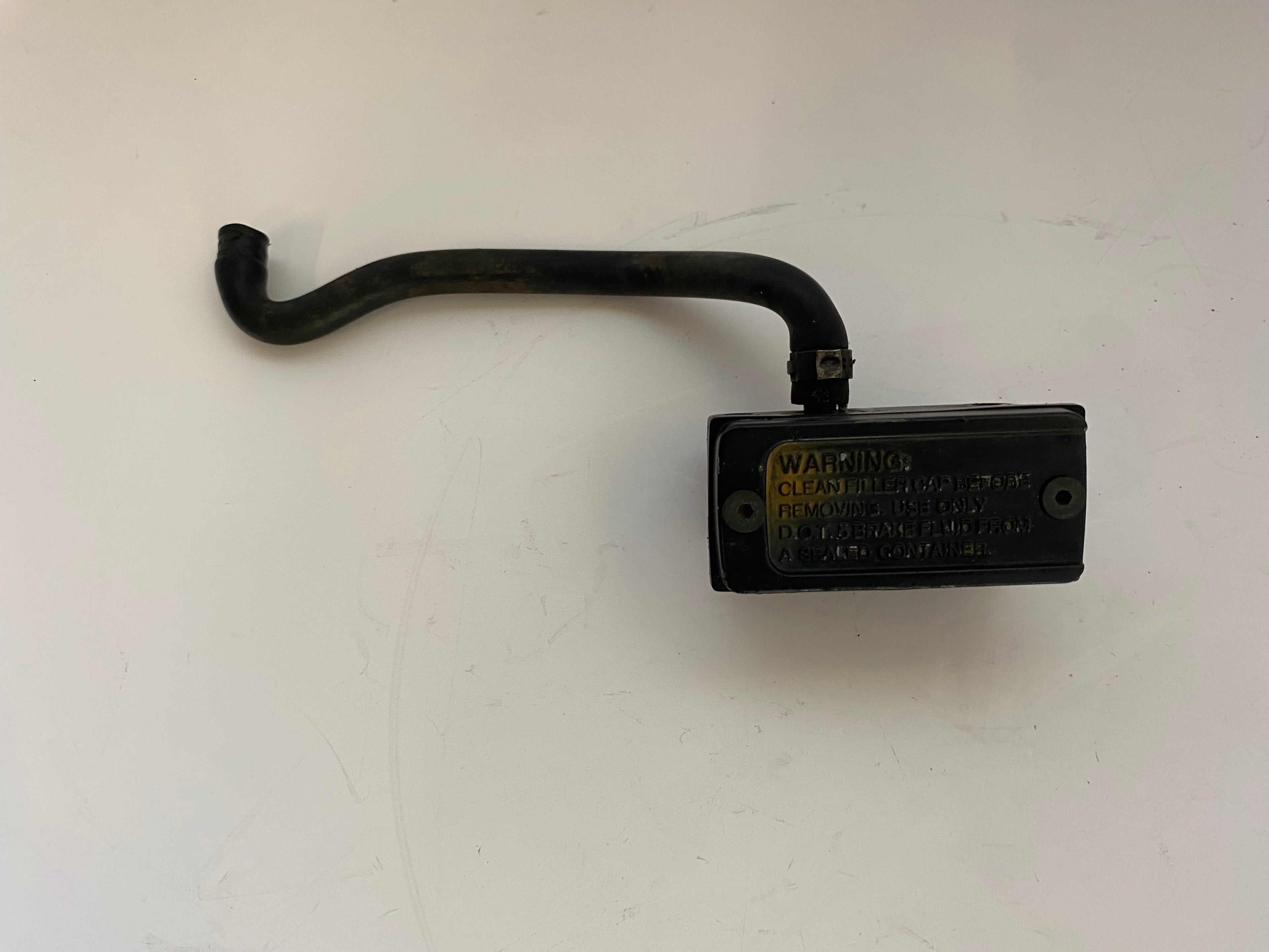 Réservoir maitre cylindre frein arrière Touring Harley Davidson REF OEM 41807-95