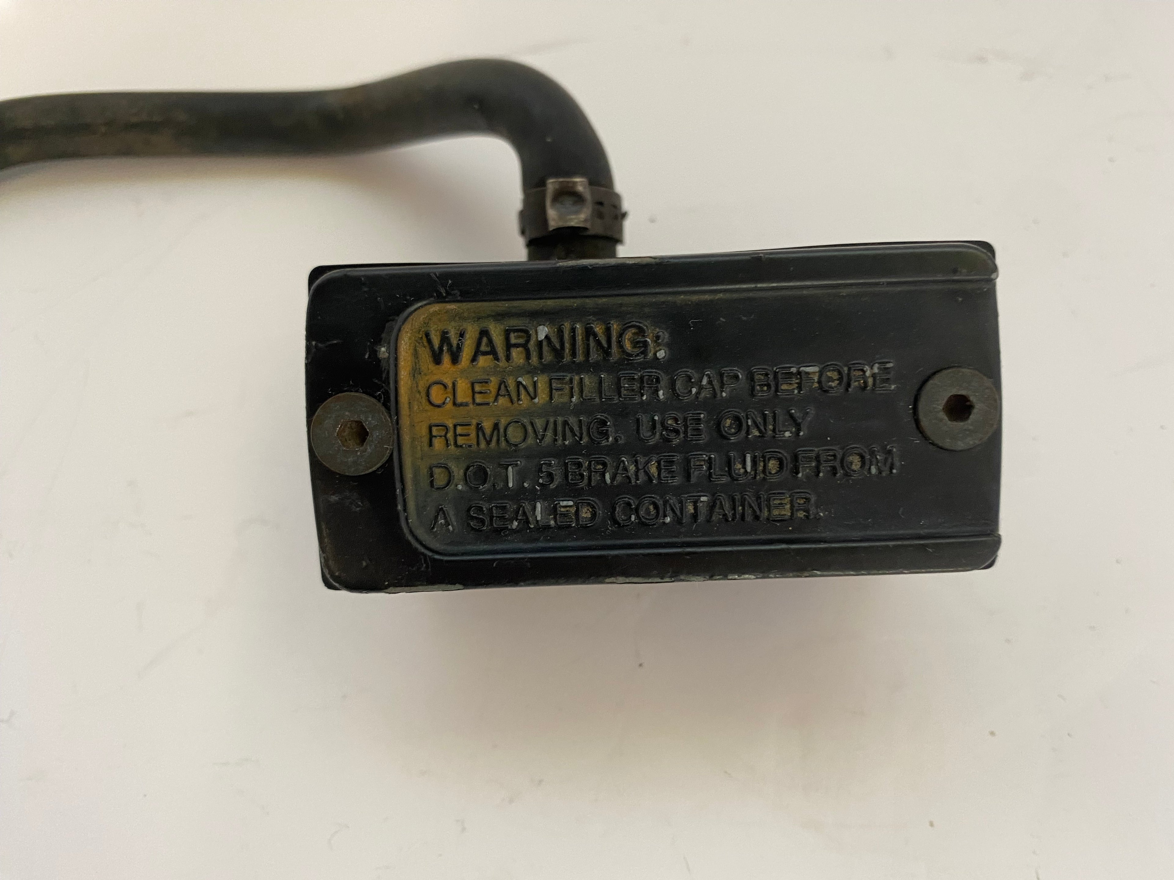 Réservoir maitre cylindre frein arrière Touring Harley Davidson REF OEM 41807-95