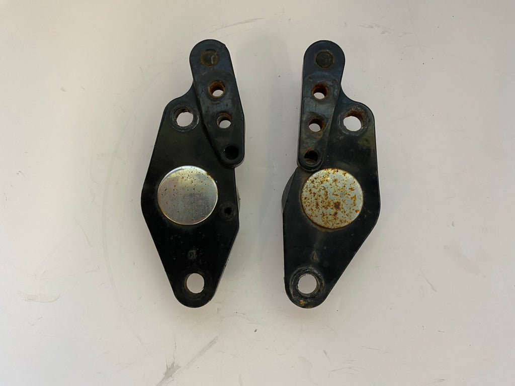 Jeu de supports moteur arrière Touring Harley Davidson REF OEM 50588-93 & 50589-93