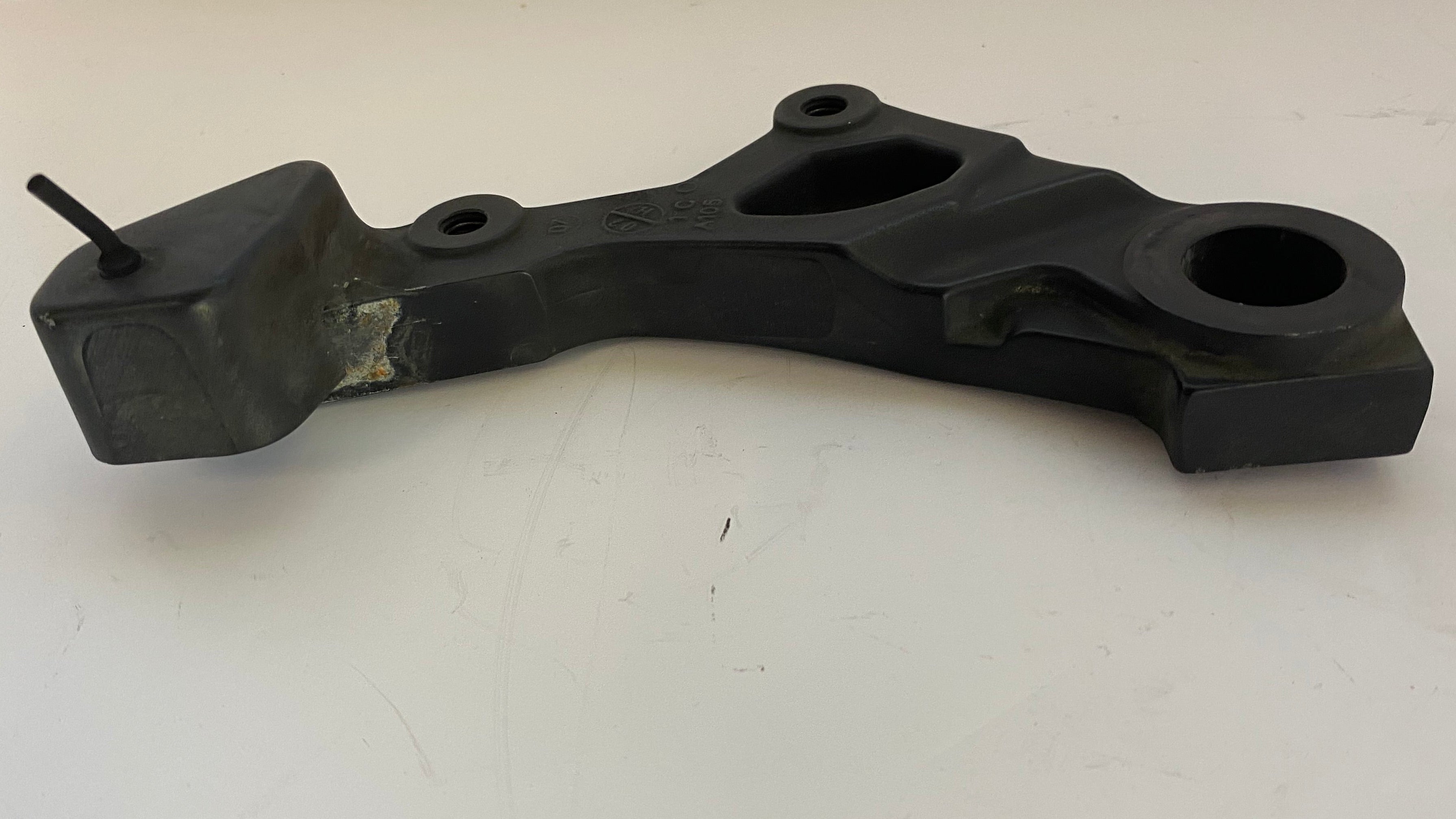 Support étrier de frein arrière Touring Harley Davidson REF OEM 44089-08