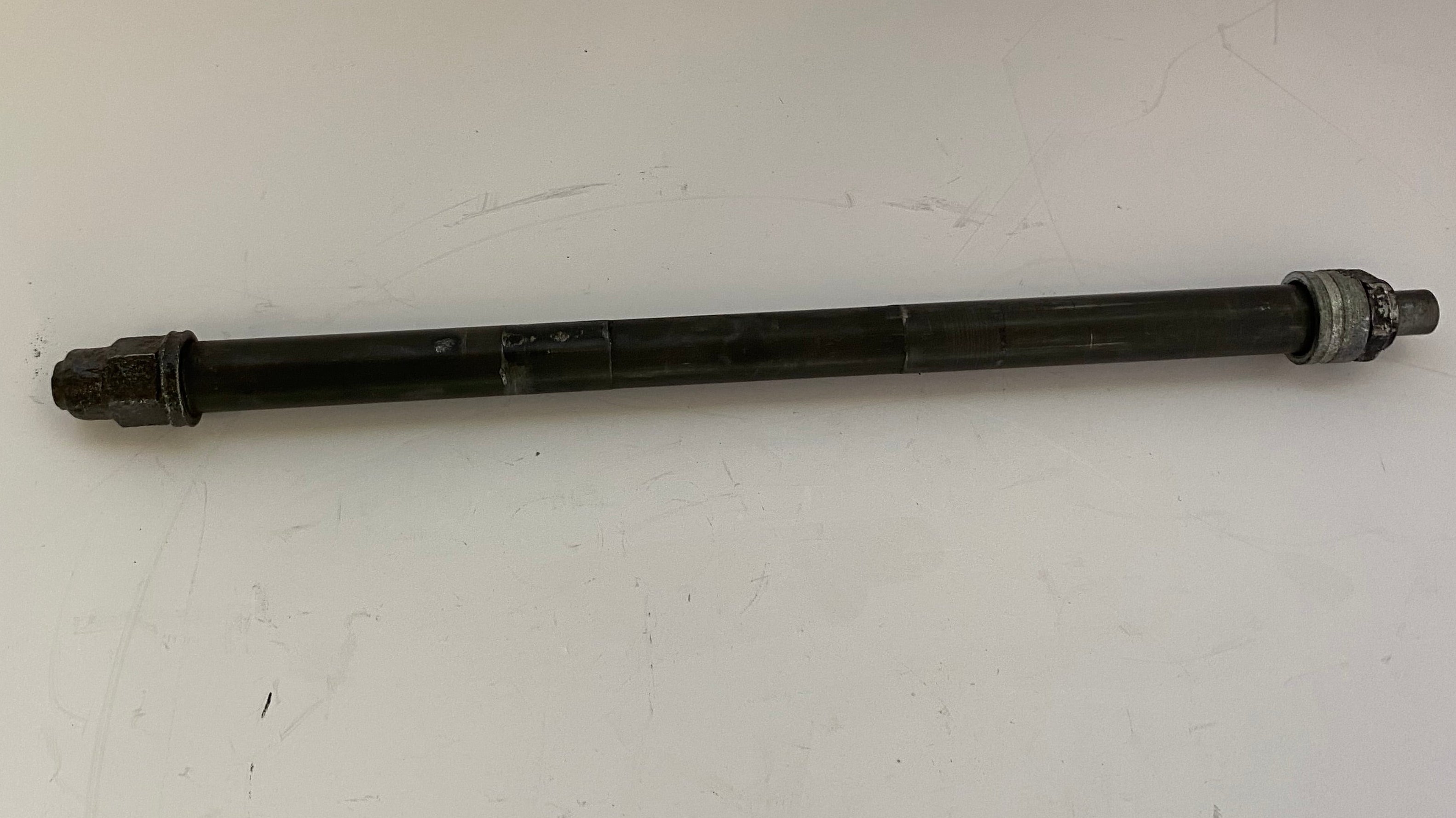 Axe de bras oscillant Touring & FXR Harley Davidson REF OEM 47492-89A