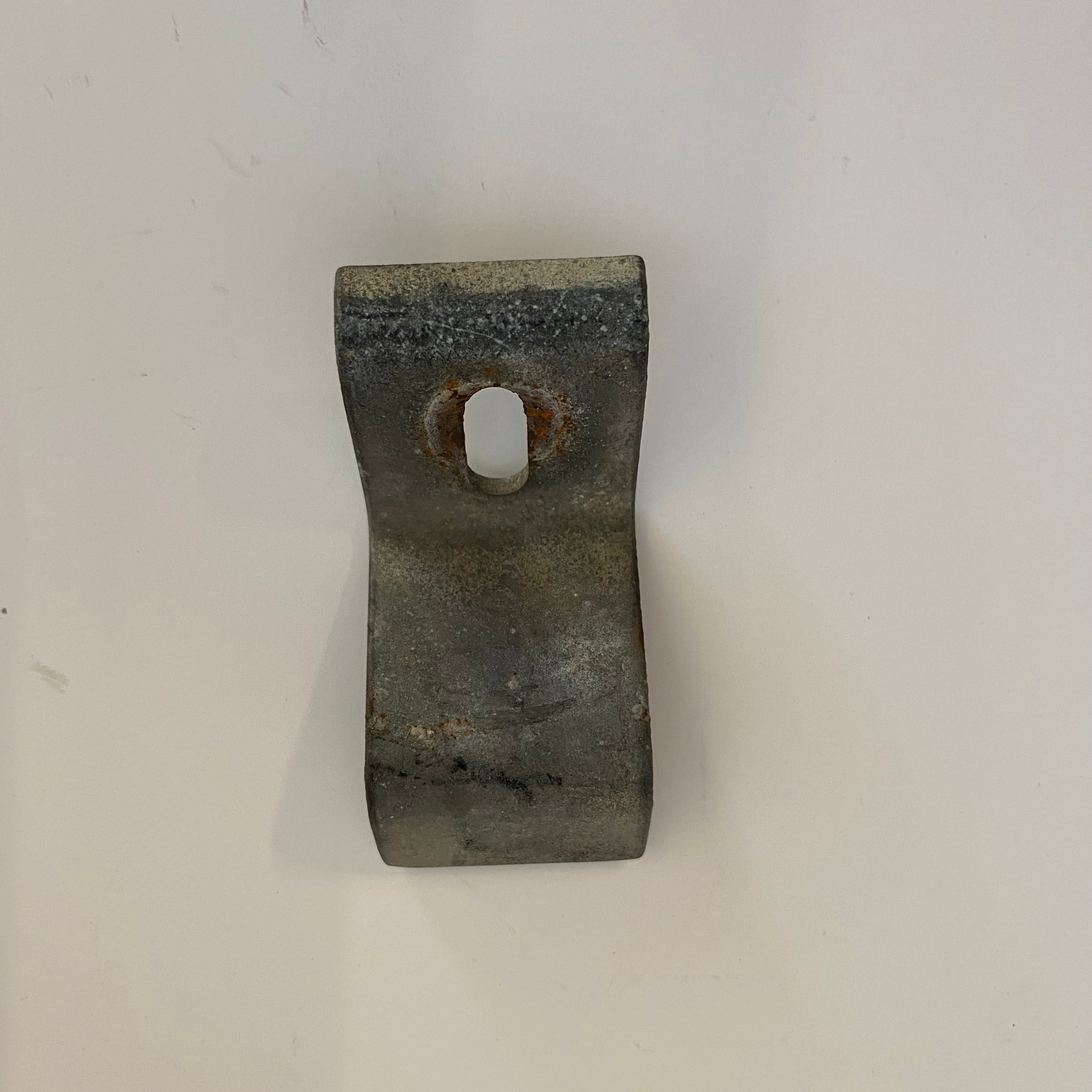 Patte de fixation batterie Touring Harley Davidson REF OEM 66185-93