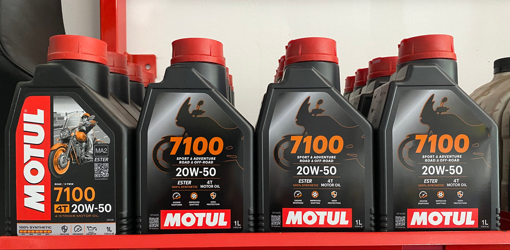 Huile moteur de synthèse 20W50 Motul 7100 Harley Davidson REF 104103