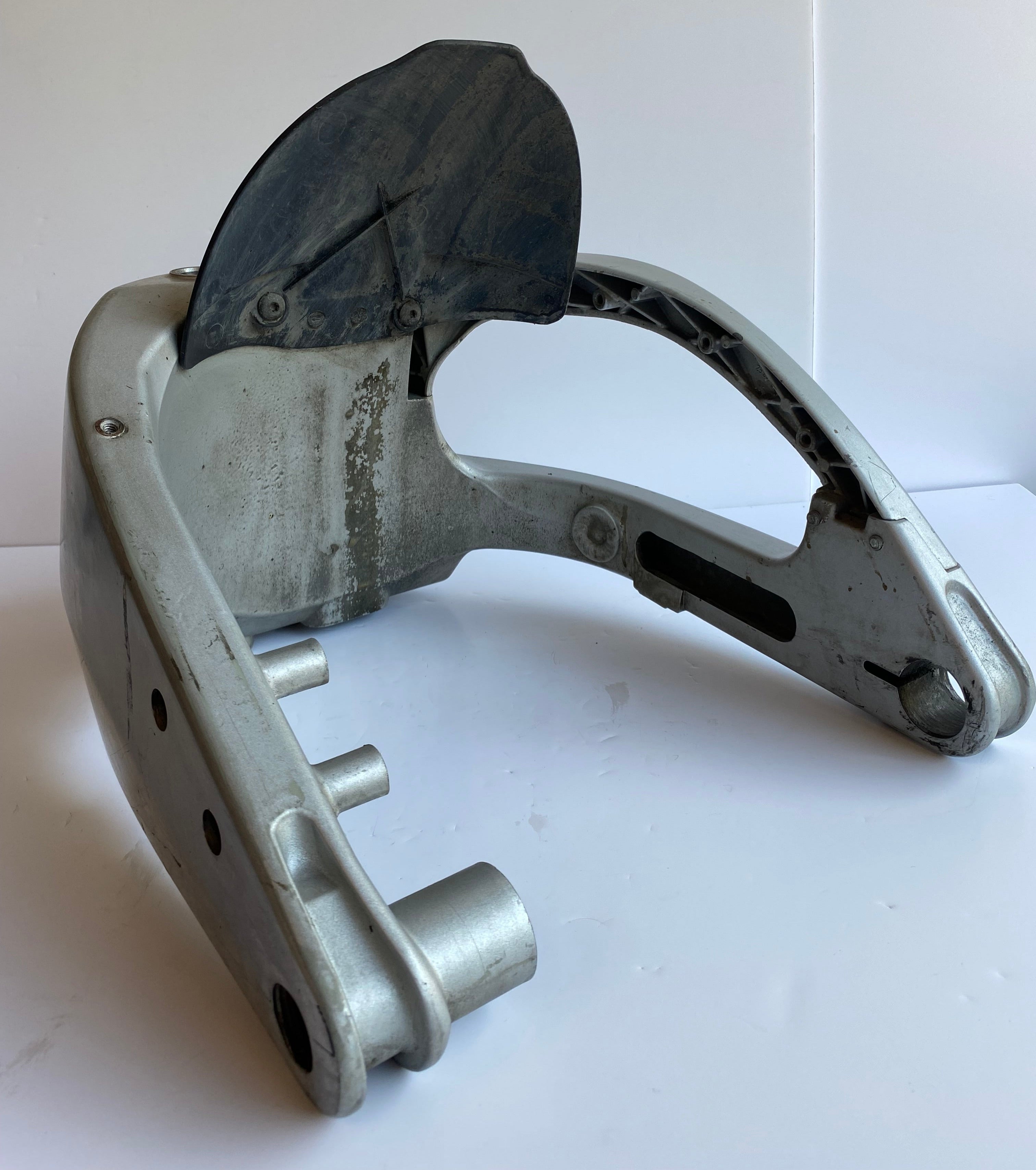 Bras oscillant réservoir d'huile Buell XB9 REF OEM : K0003.02A8