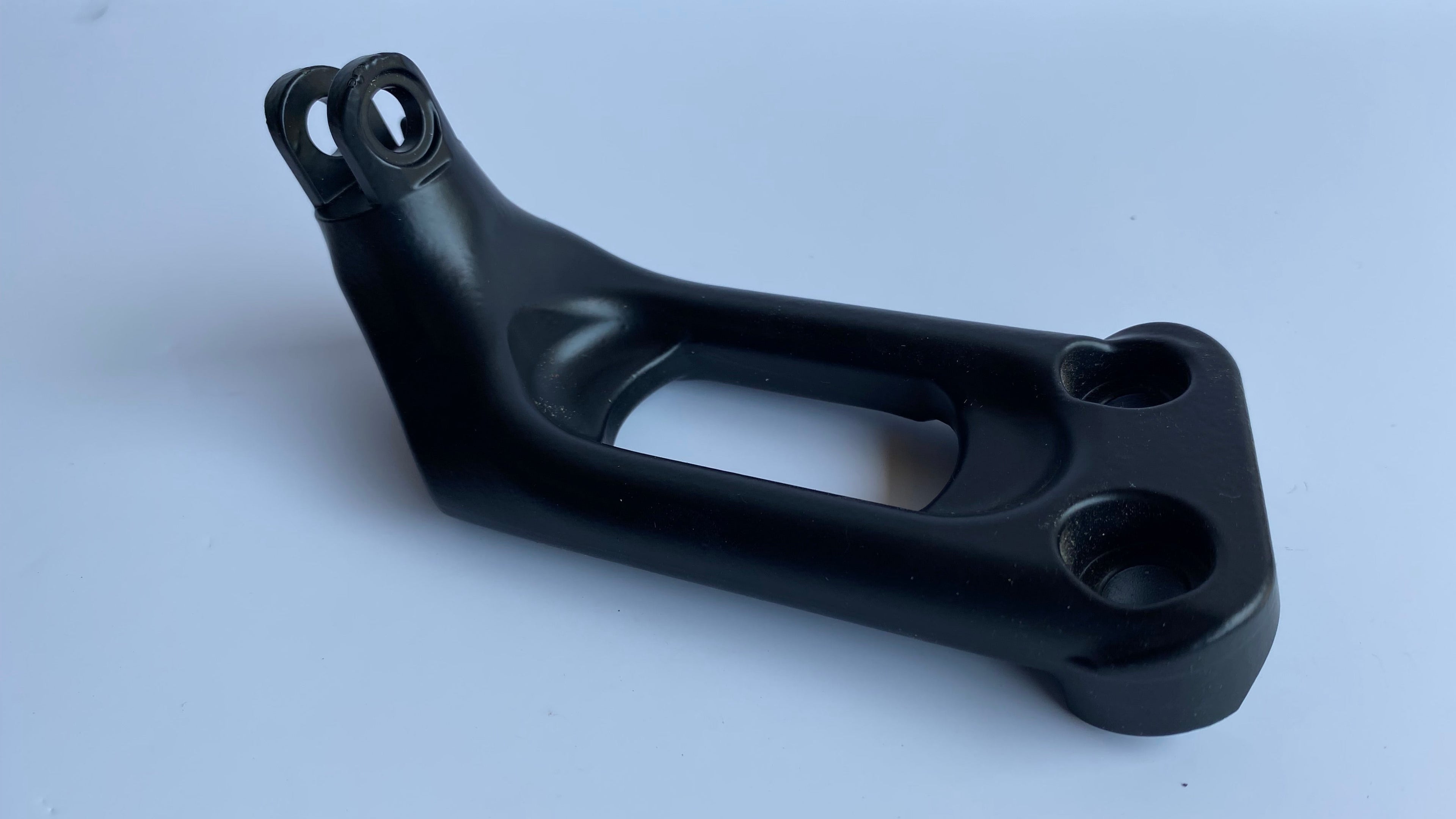 Support de cale pied gauche passager VROD Harley Davidson REF OEM 51723-07