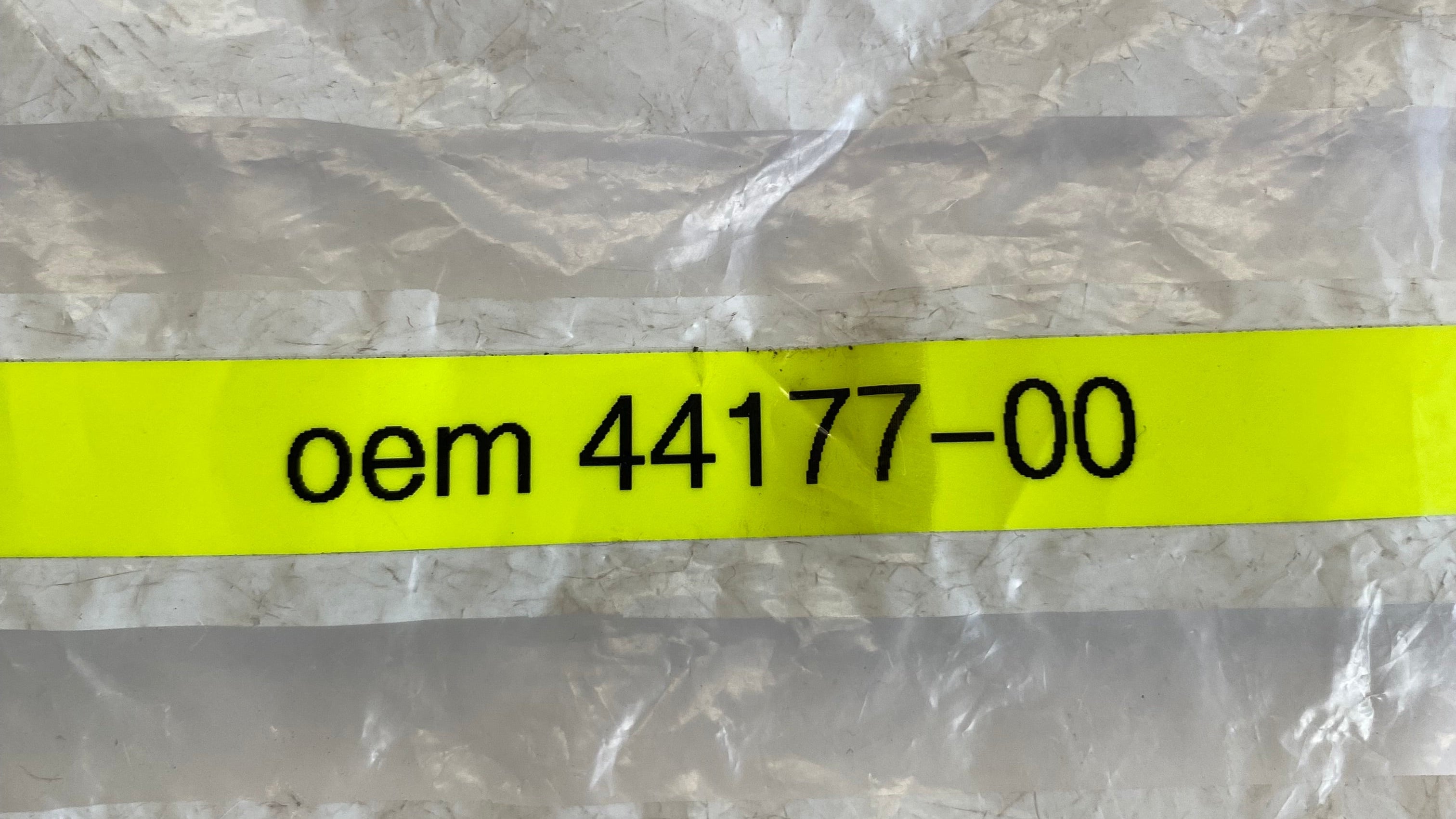 Vis étrier de frein arrière Touring Harley Davidson REF OEM 44177-00