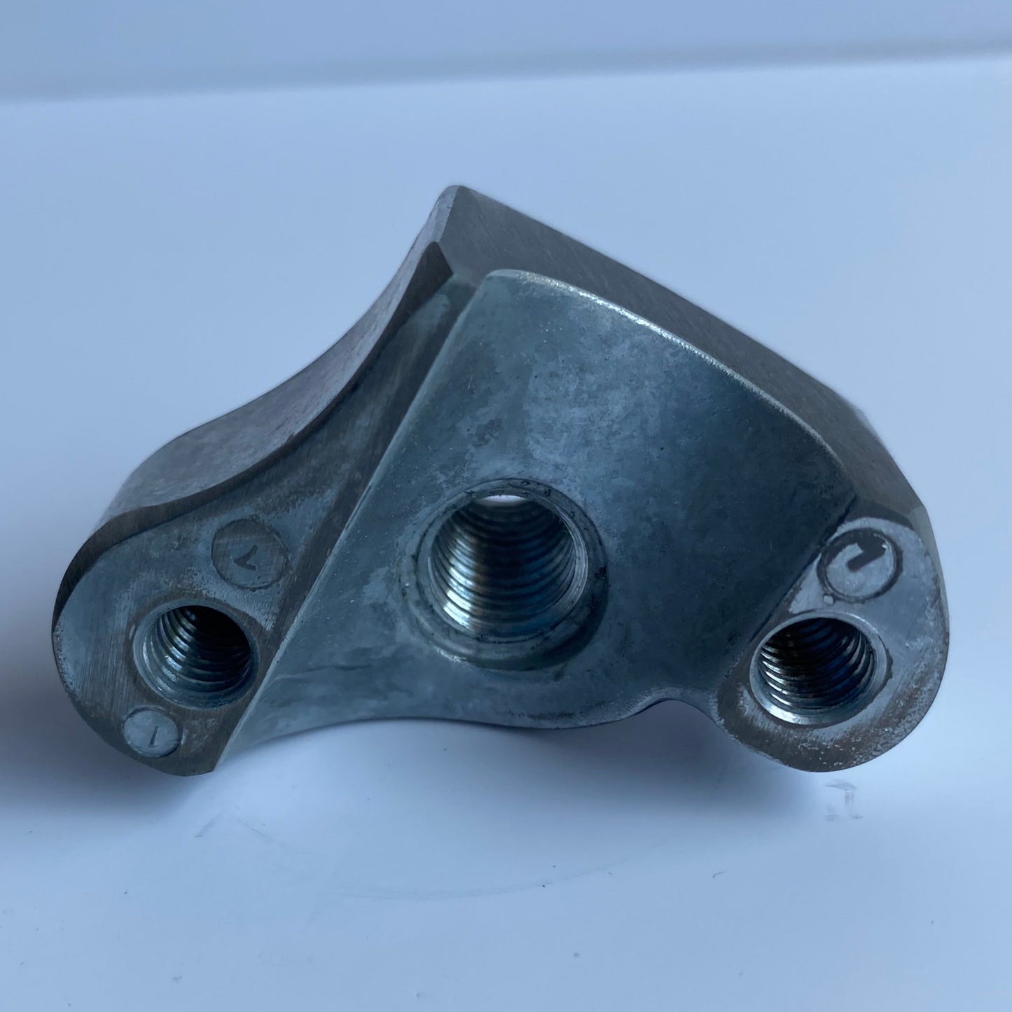 Riser inférieur gauche Harley Davidson REF OEM 56151-88B
