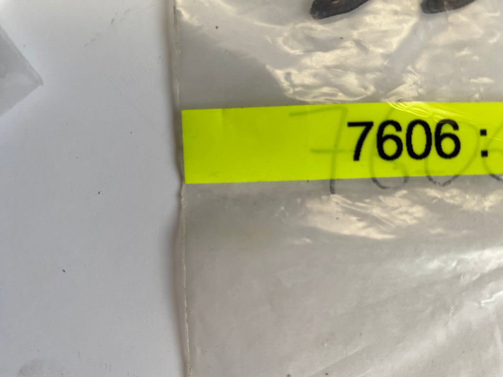 Vis + écrou de cerclage de phare Harley Davidson REF OEM 3514 & 7606