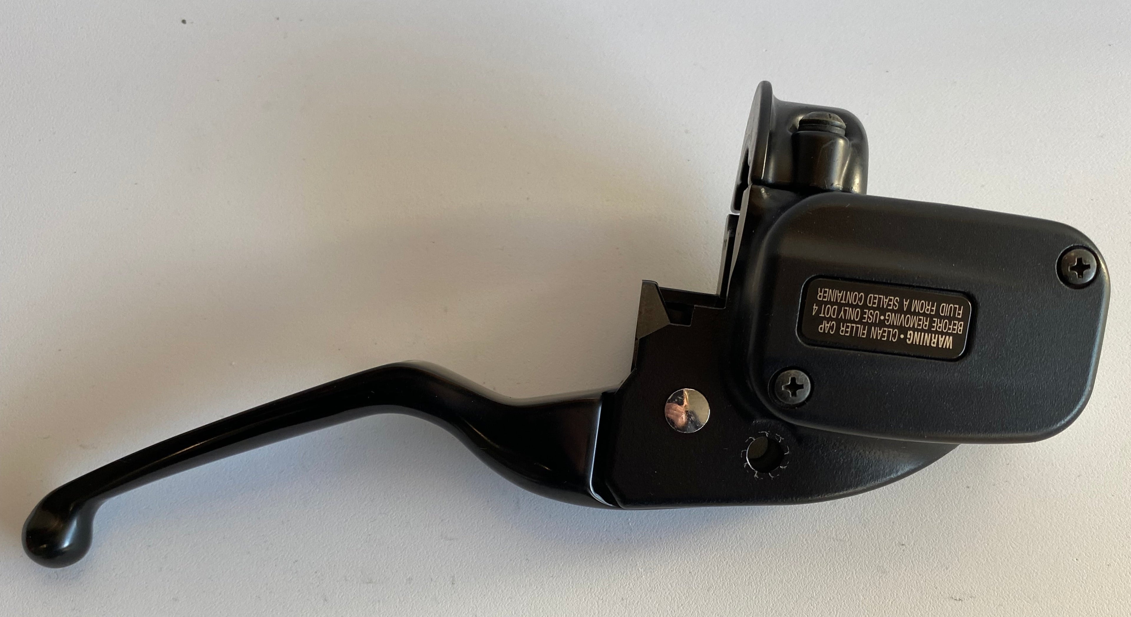 Levier et maitre cylindre de frein avant noir SFDR 114 Harley Davidson REF OEM : 41700594
