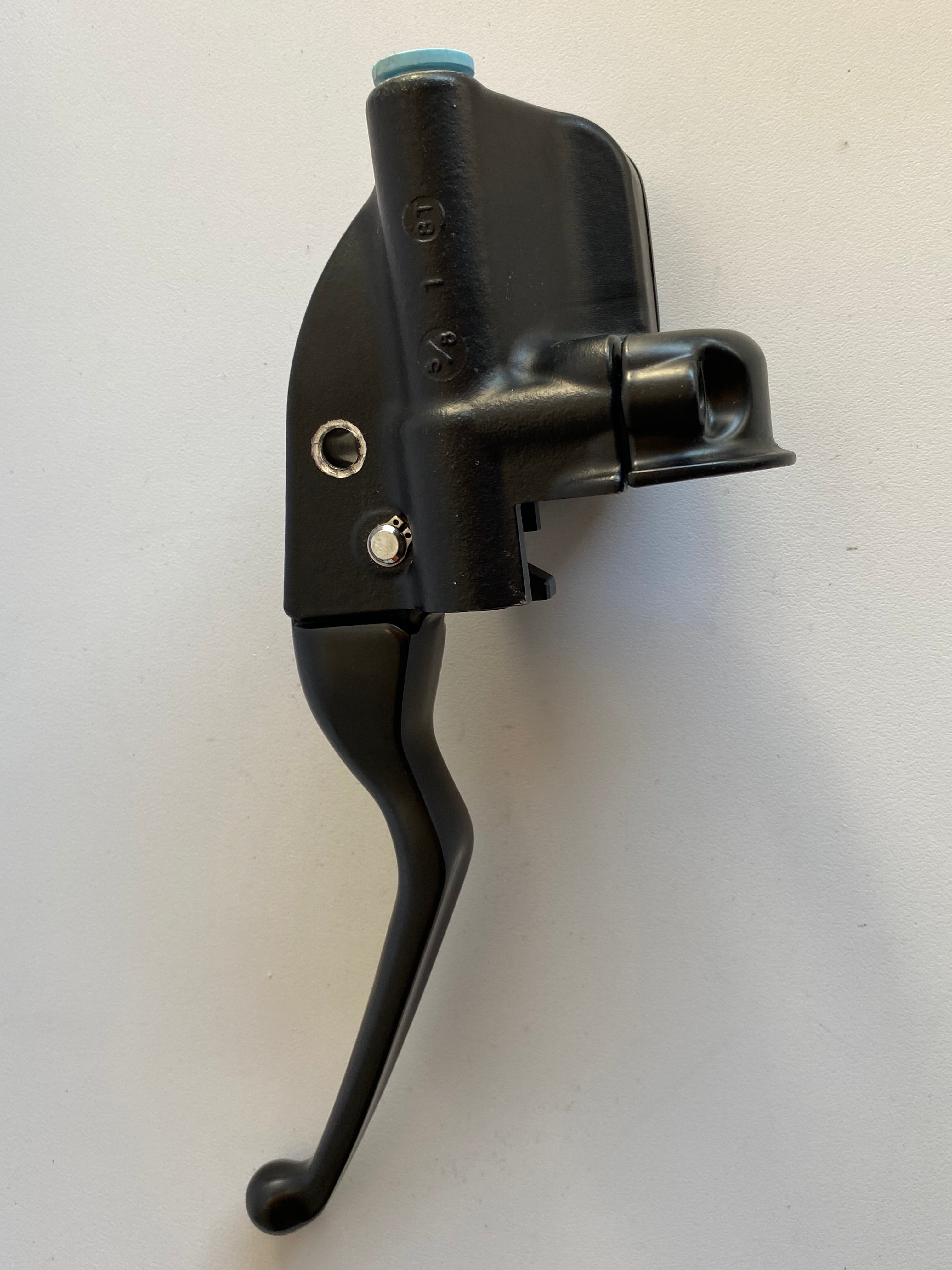 Levier et maitre cylindre de frein avant noir SFDR 114 Harley Davidson REF OEM : 41700594