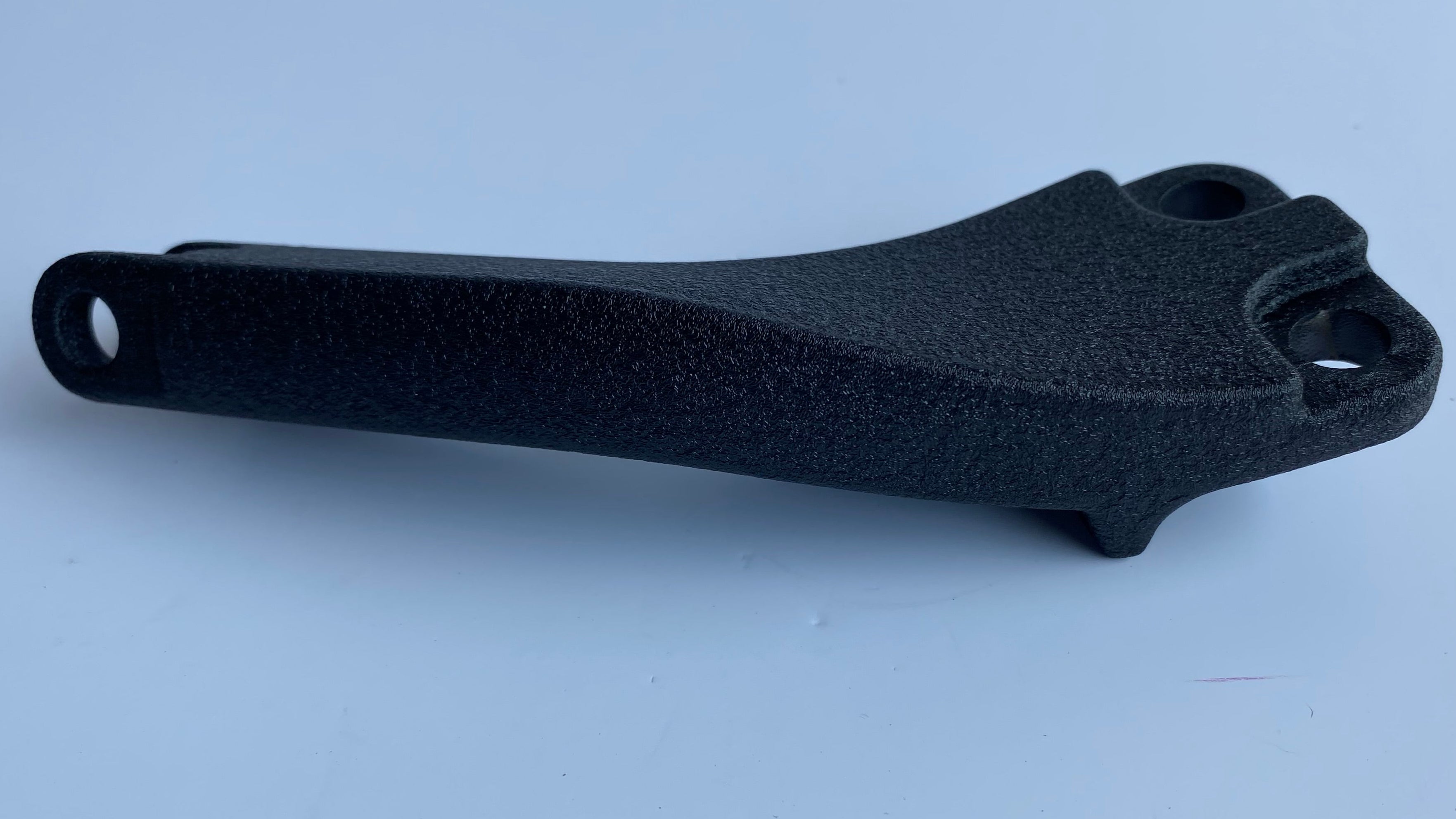 Support de cale pied passager droit Dyna Harley Davidson REF OEM 49224-06A