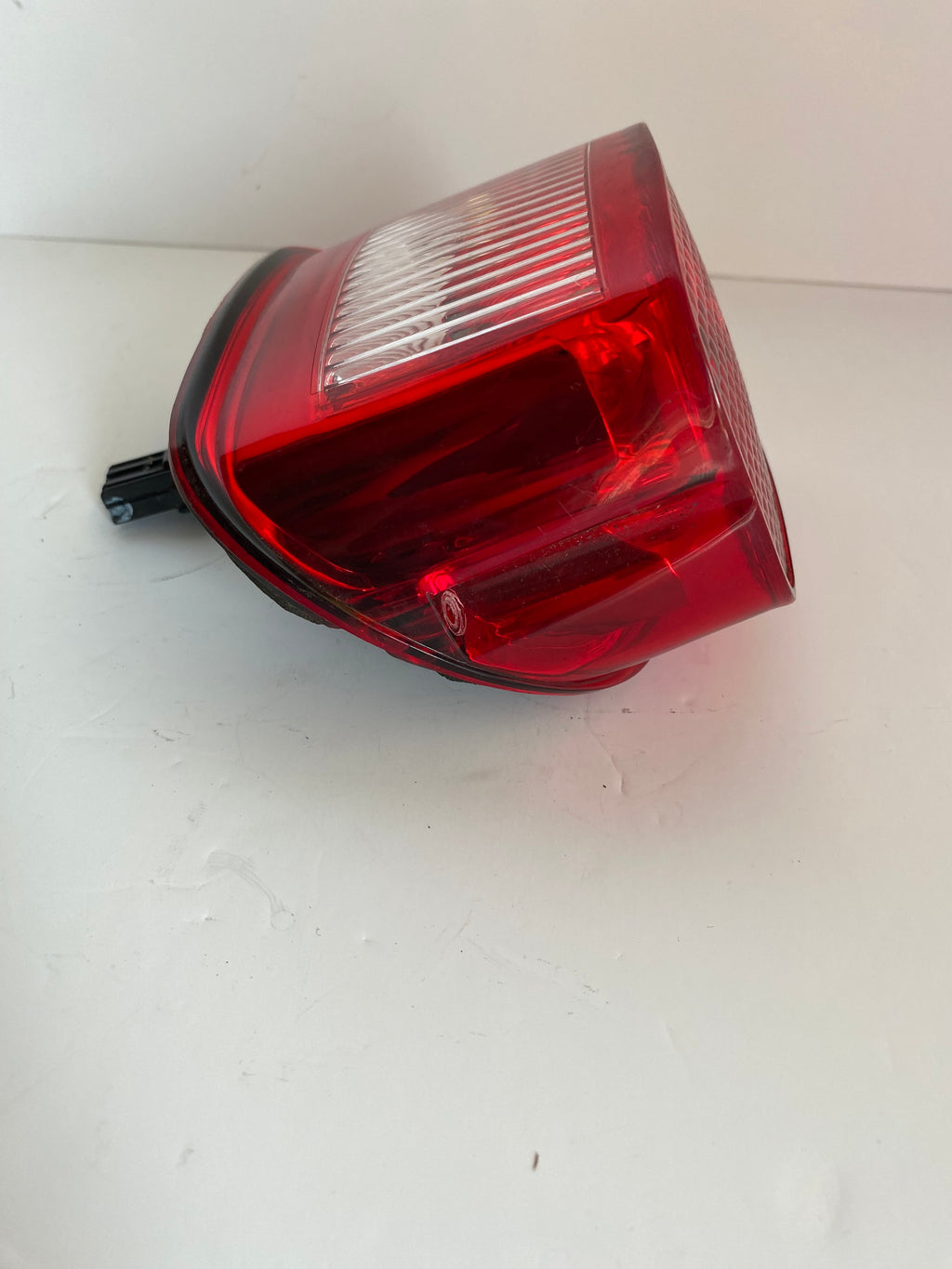 Cabochon de feu arrière Harley Davidson REF OEM : 68141-04