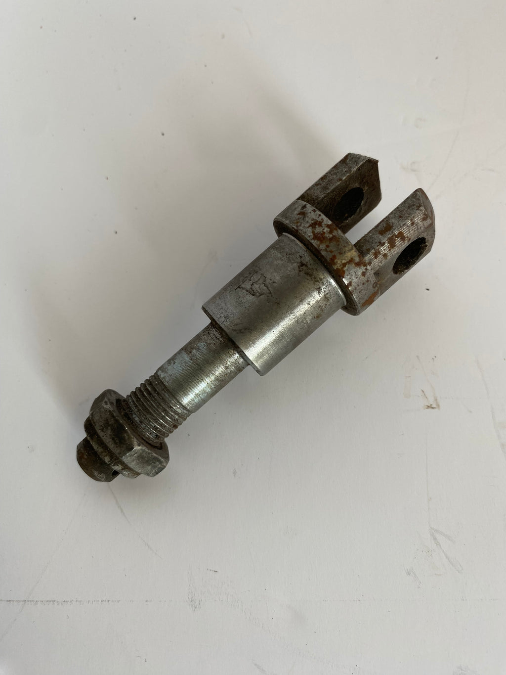Halter für Fußraste, rechts, Sportster Harley Davidson, mittige Bedienelemente, OEM-TEILENUMMER 42441-90