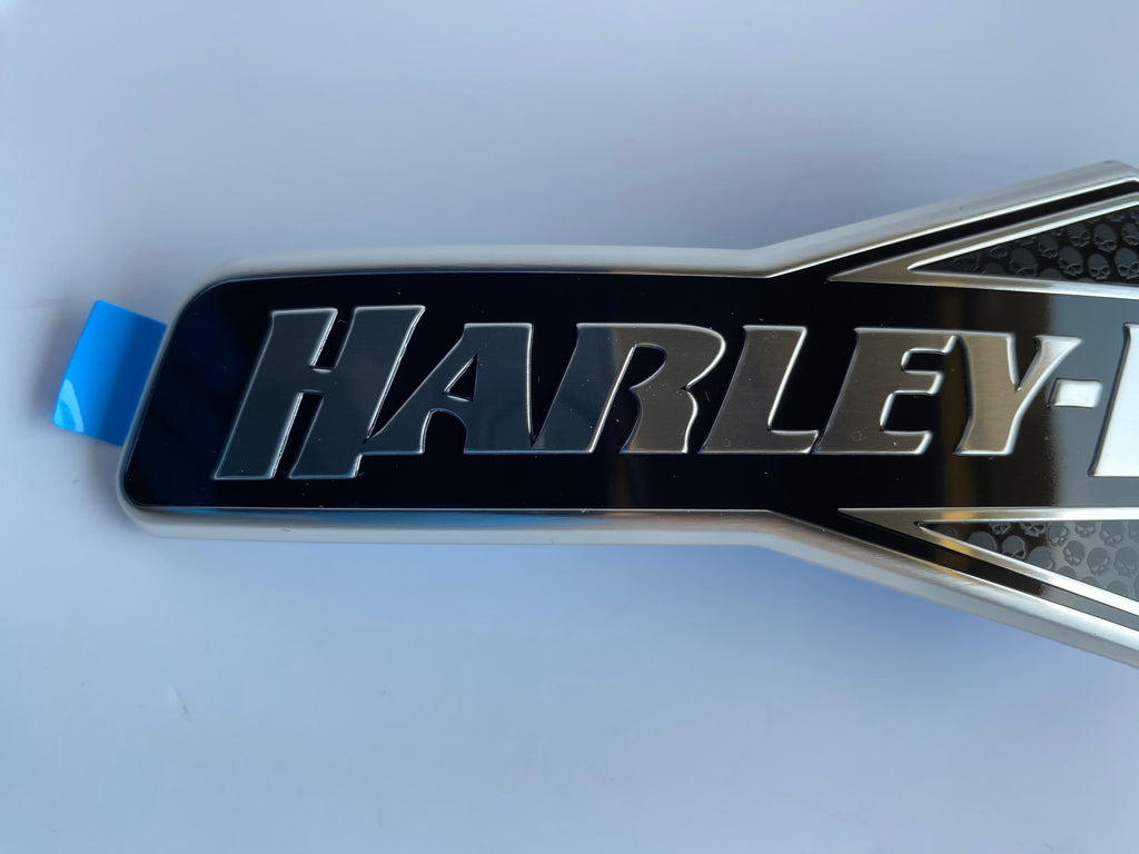 Logo de réservoir gauche Softail Night Train  Harley Davidson REF OEM 62299-06