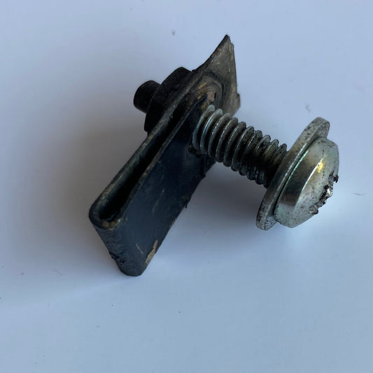 Clip + vis fixation feu arrière Harley Davidson REF OEM 7964 & 3022A