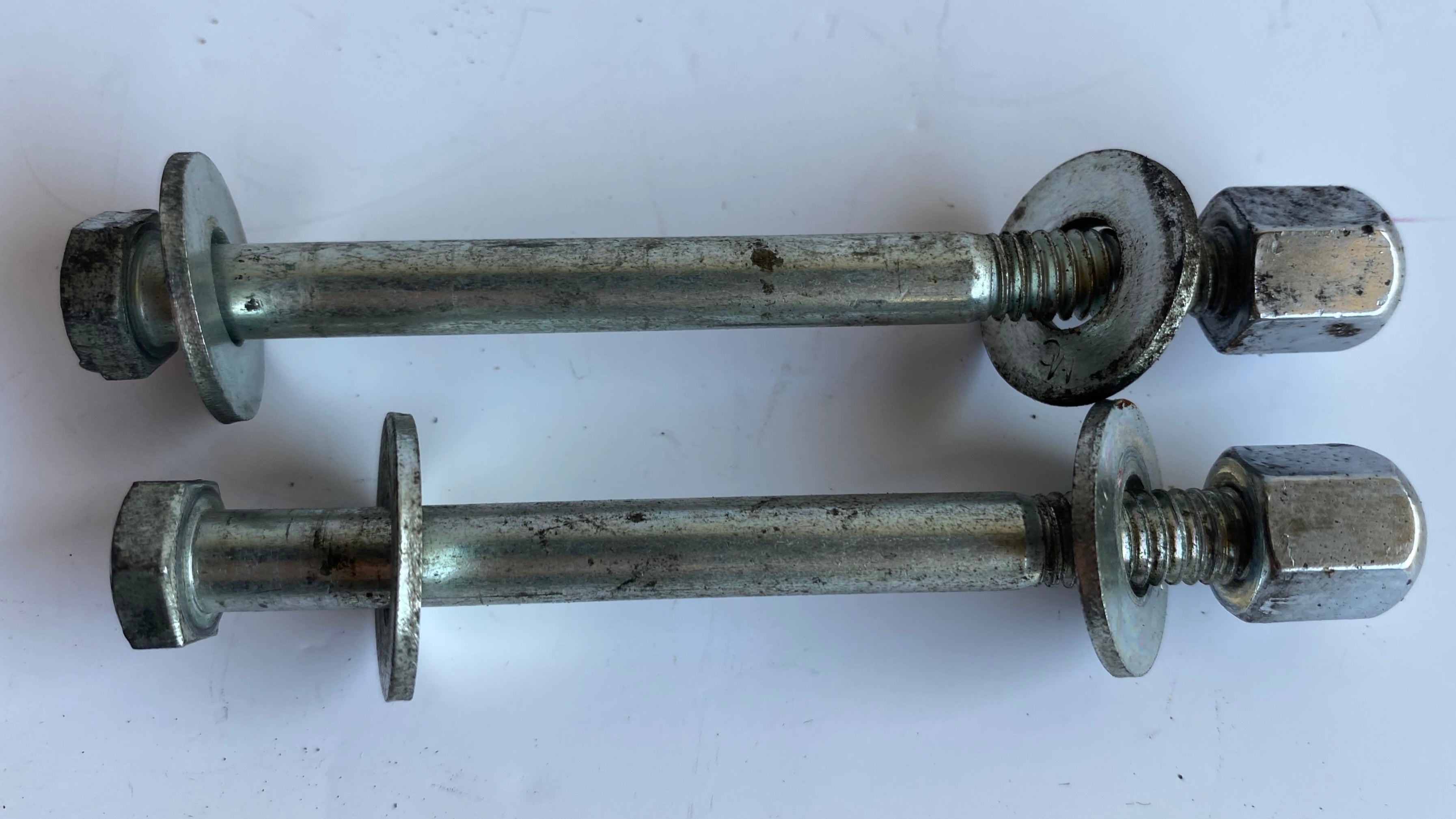 Fuel tank fixing screw set Dyna Harley Davidson REF OEM 3427 &amp; 3530