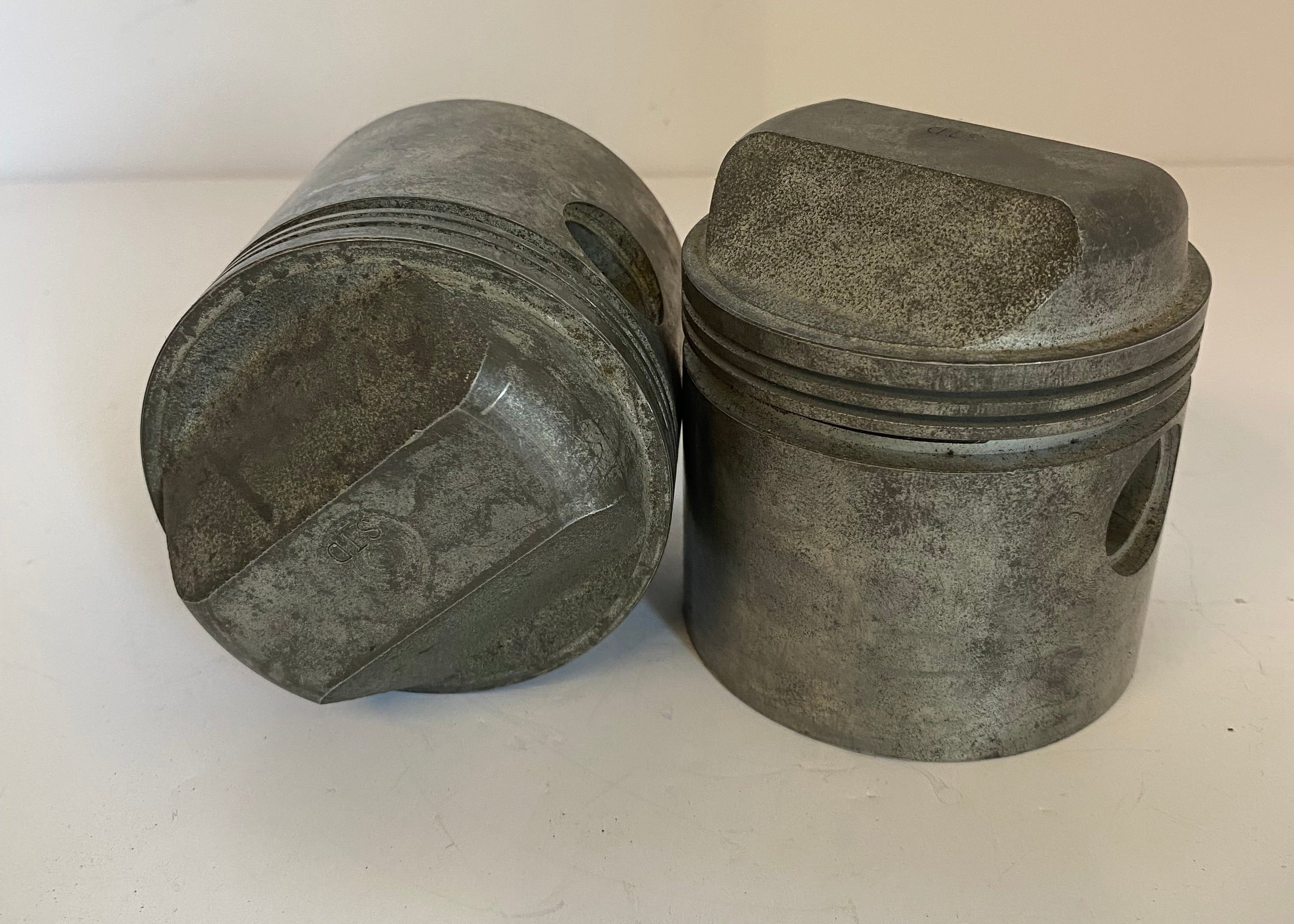 Jeu de 2 pistons 1000 fonte ironhead Harley Davidson REF 22251-72A