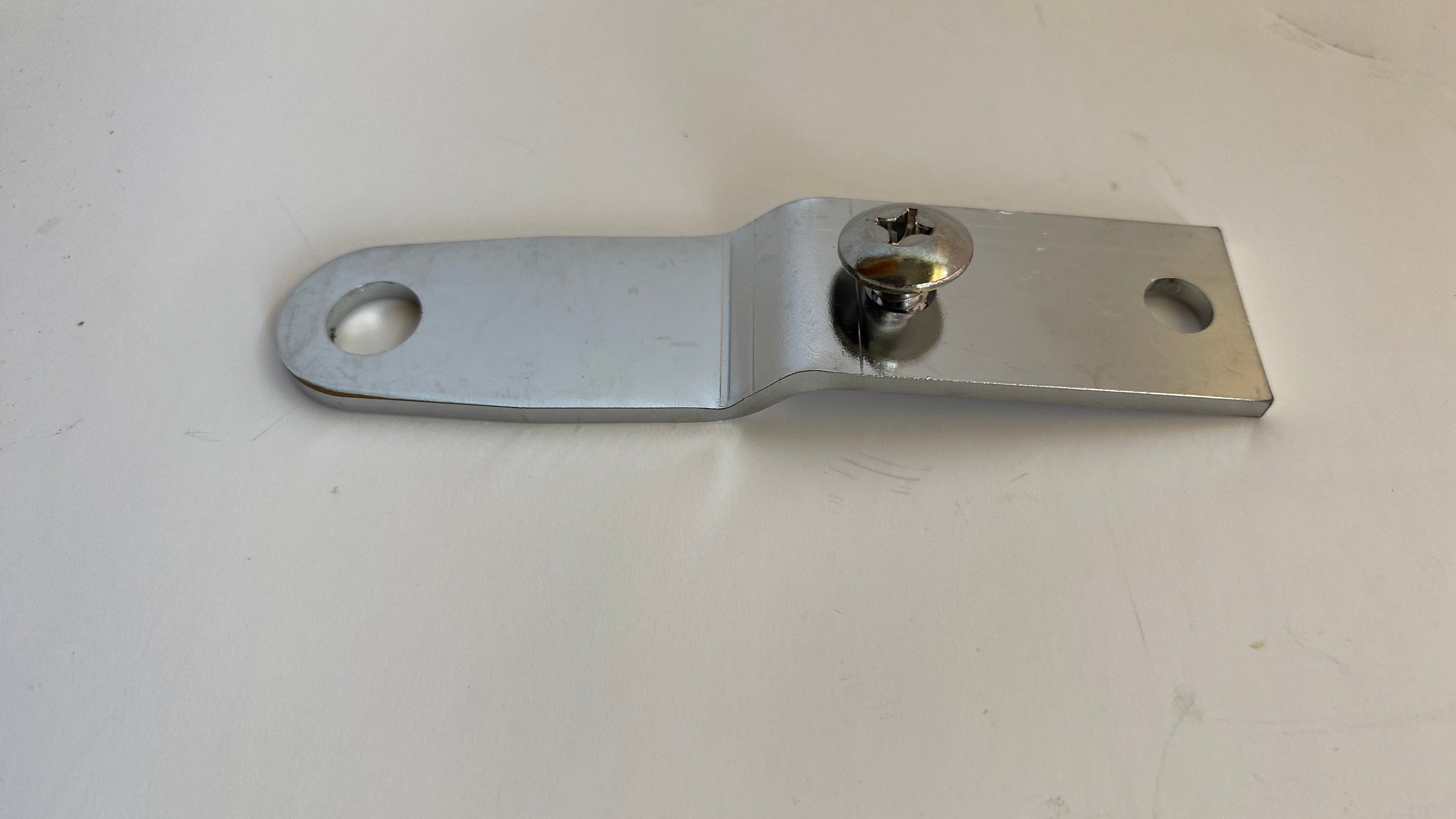 Patte de fixation de selle Harley Davidson REF MCS 537408