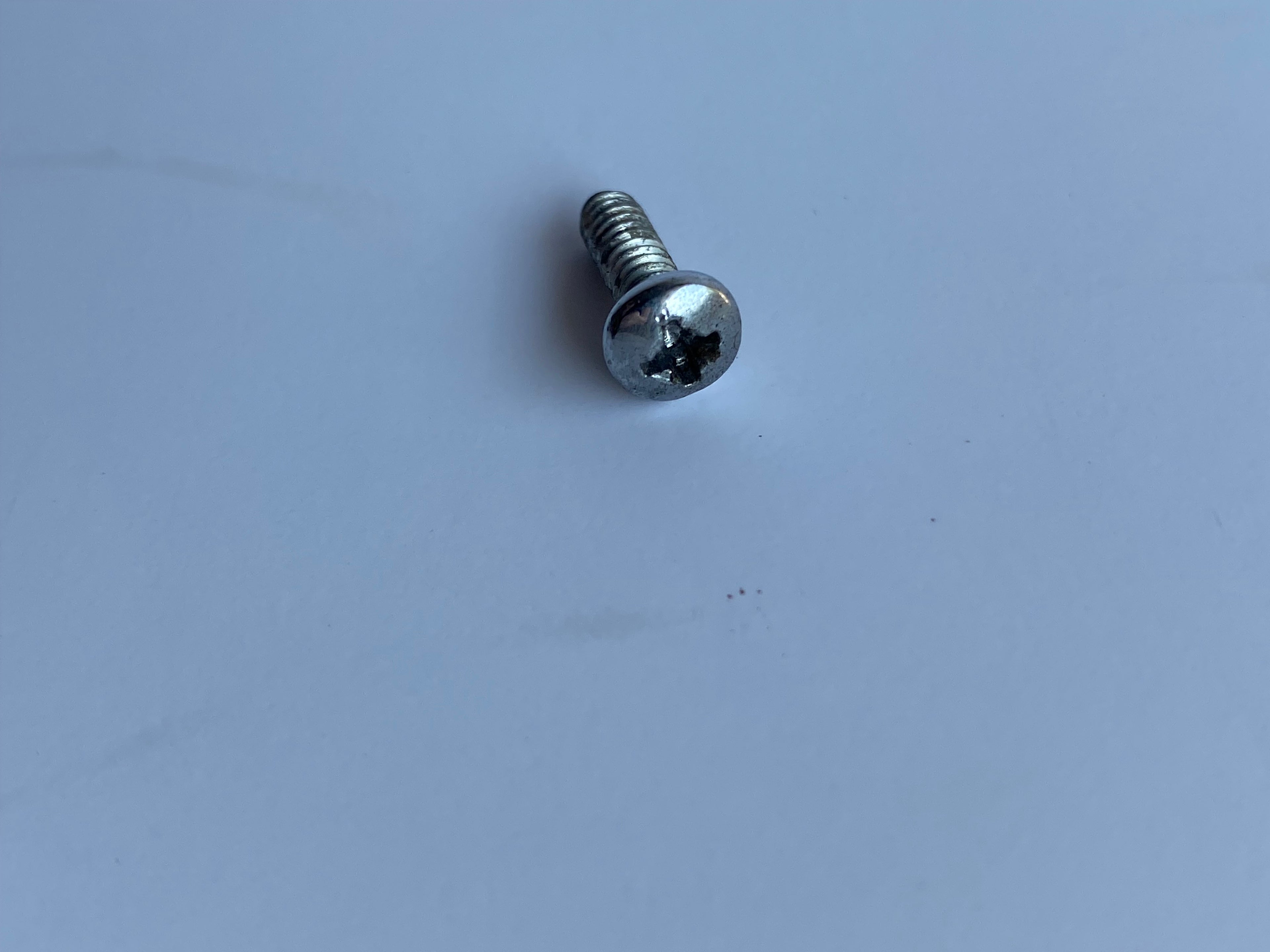 Vis de cabochon de clignotants Harley Davidson REF OEM 68452-86