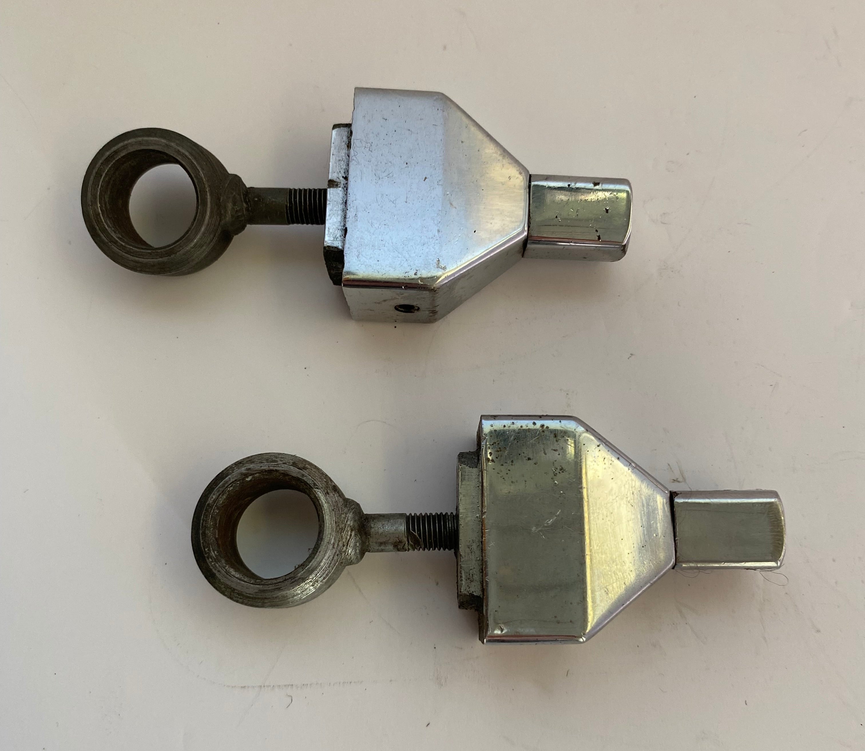 Jeu de tendeurs Pyramide roue arrière chromés Sportster Harley Davidson REF OEM 41573-97
