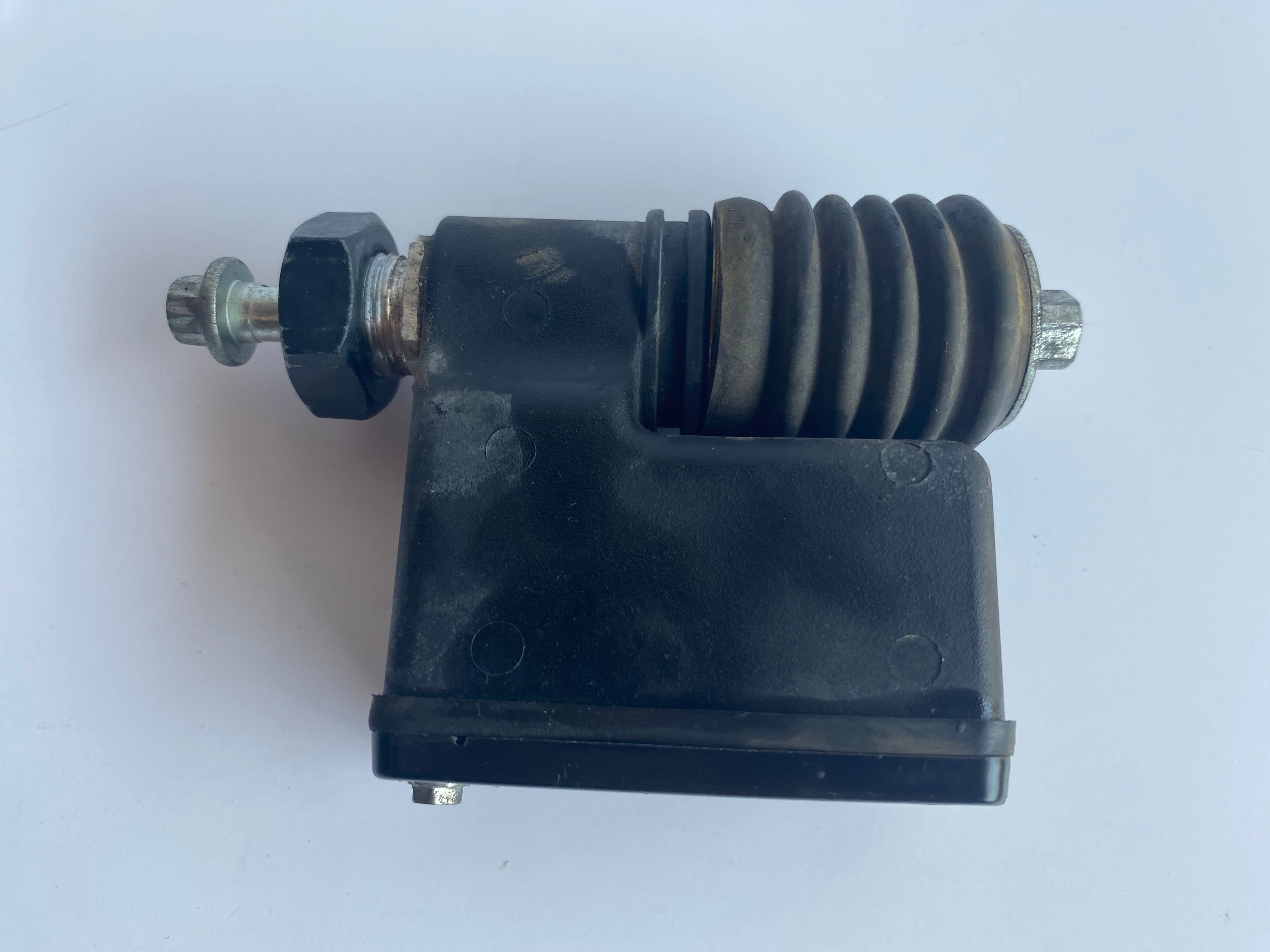 Maitre cylindre DOT 5 de frein arrière Dyna Harley Davidson REF OEM 42474-90C