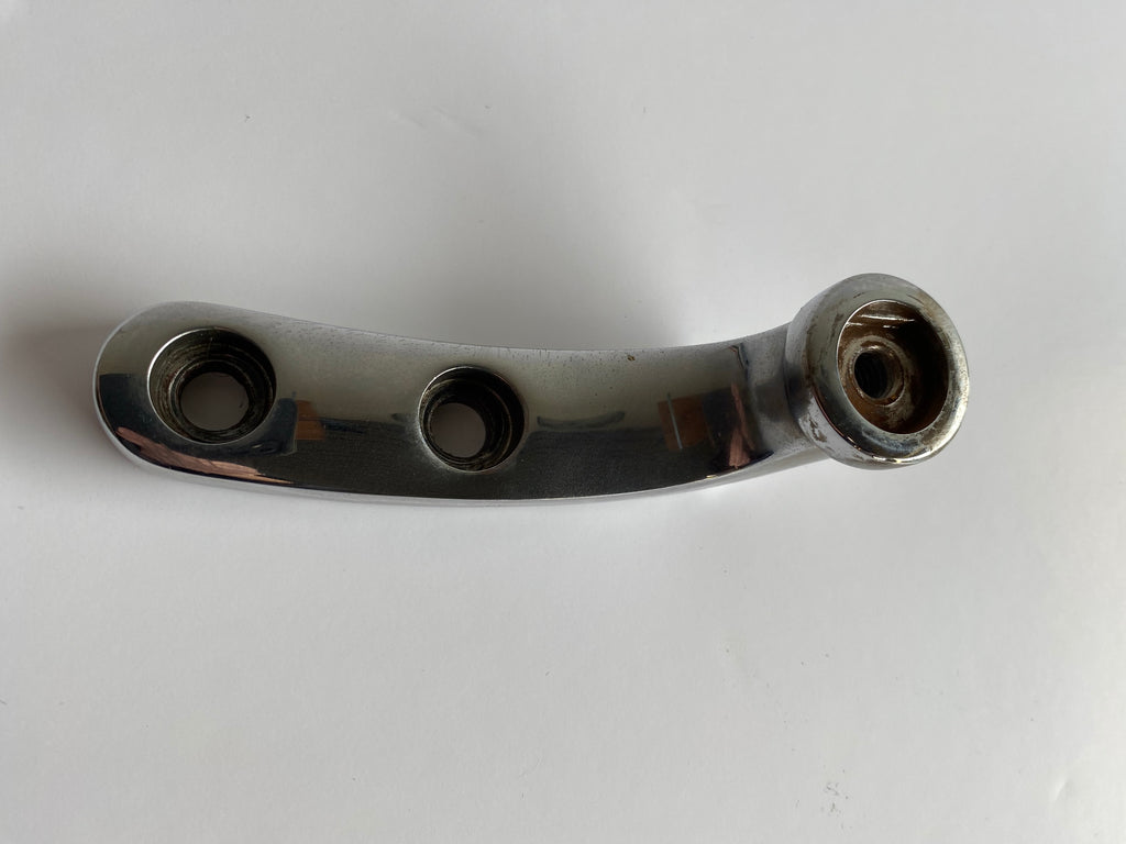 Right hand bracket for advanced controls Dyna Harley Davison REF OEM: 33697-03A