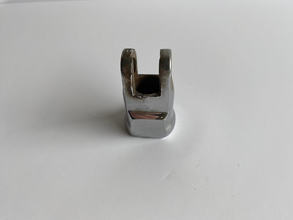 Harley Davidson Forward Controls Right Footpeg Bracket OEM REF: 42664-03A