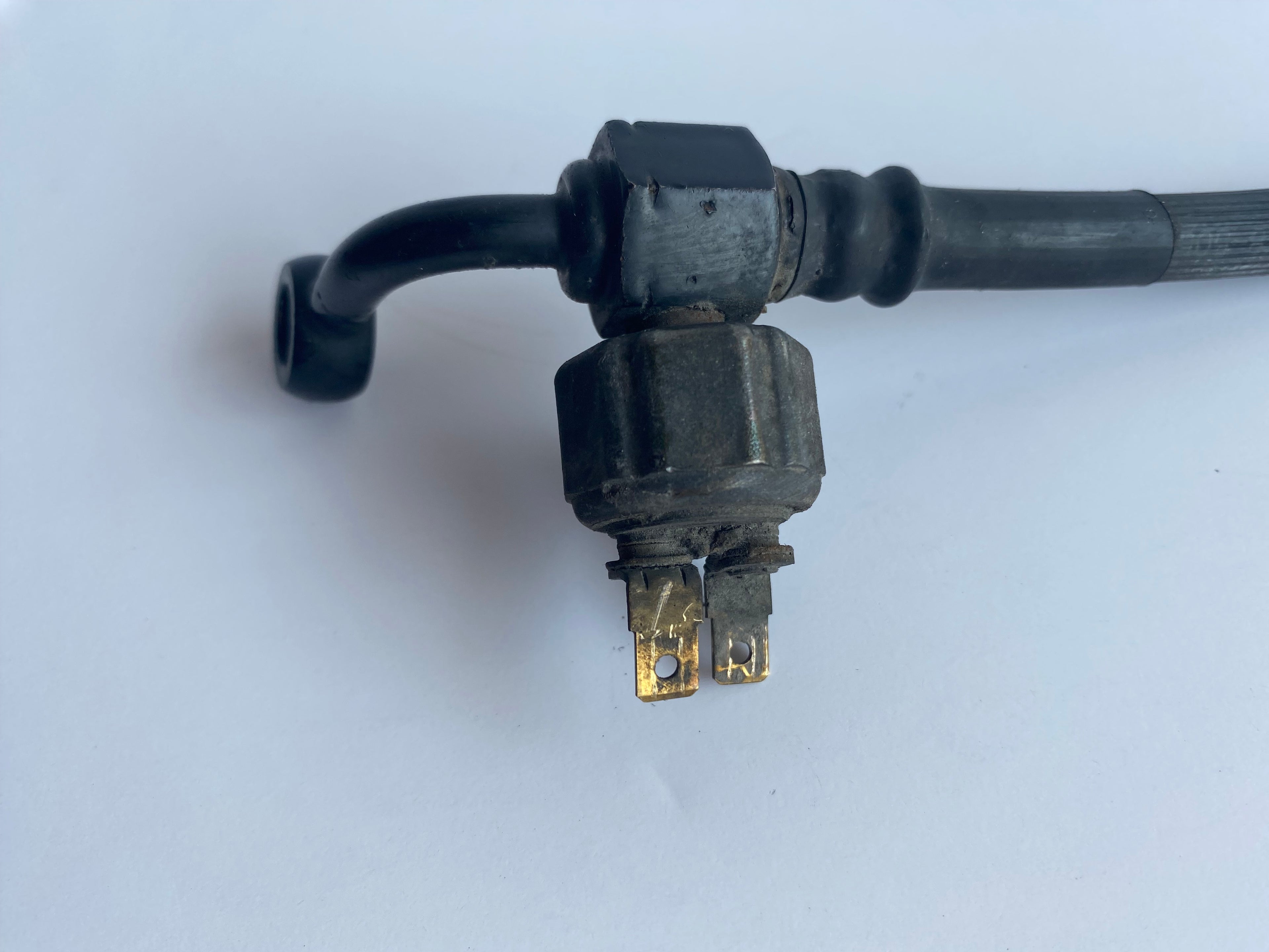 Durite de  frein arrière Dyna Harley Davidson REF OEM 40956-00B