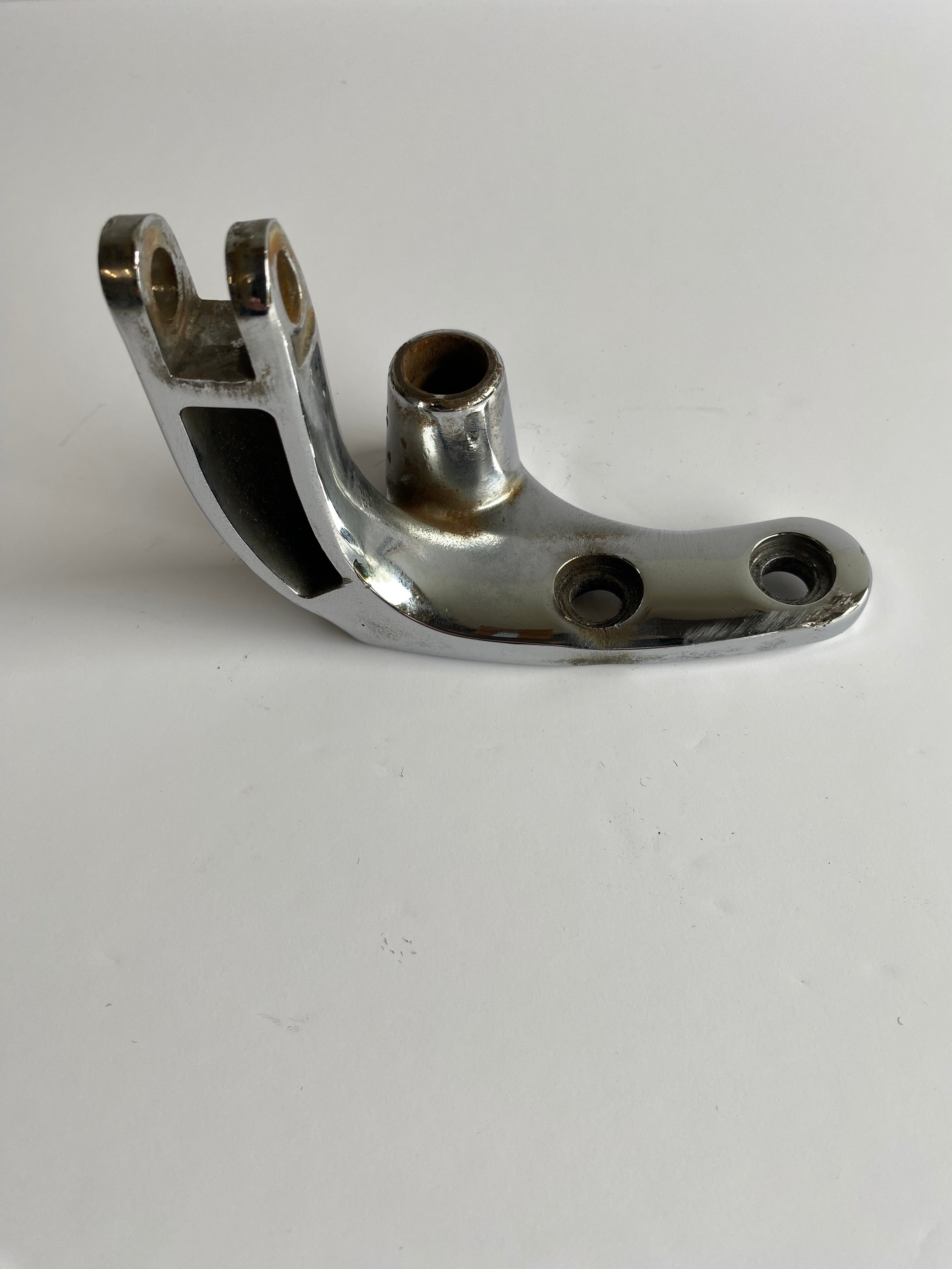 Harley Davidson Dyna Left Forward Control Bracket OEM REF: 33695-03