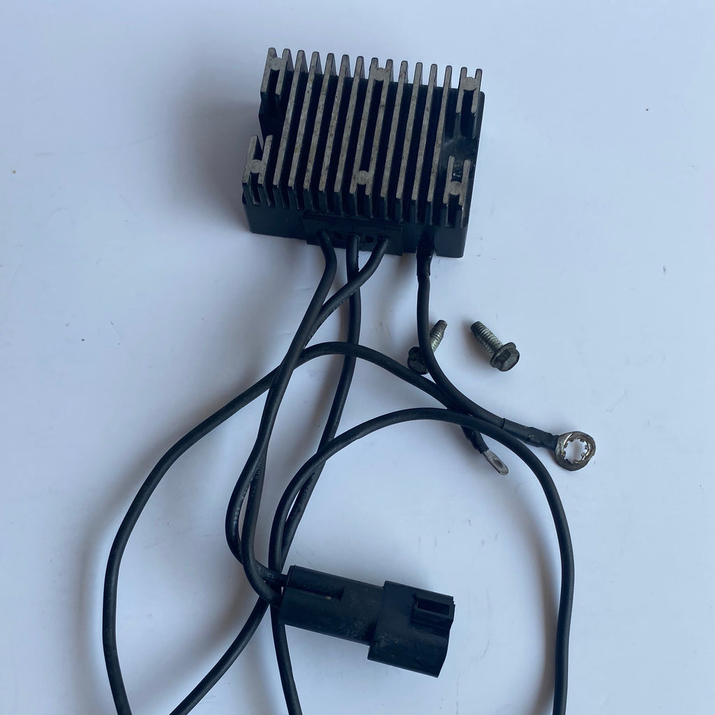 Régulateur de tension Dyna Harley Davidson REF OEM 74518-99A