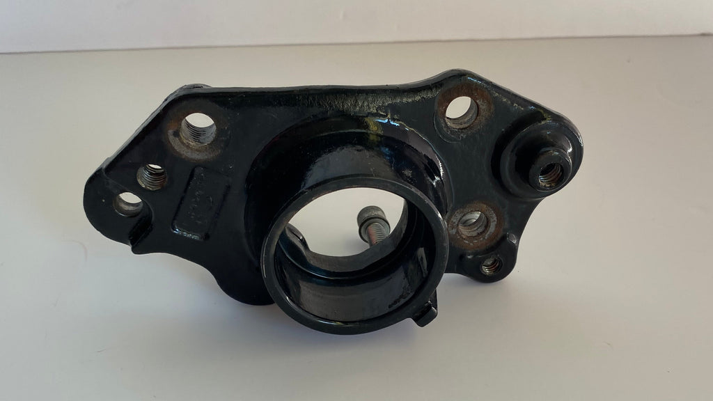 Support moteur avant droit inférieur Touring Harley Davidson 16400042