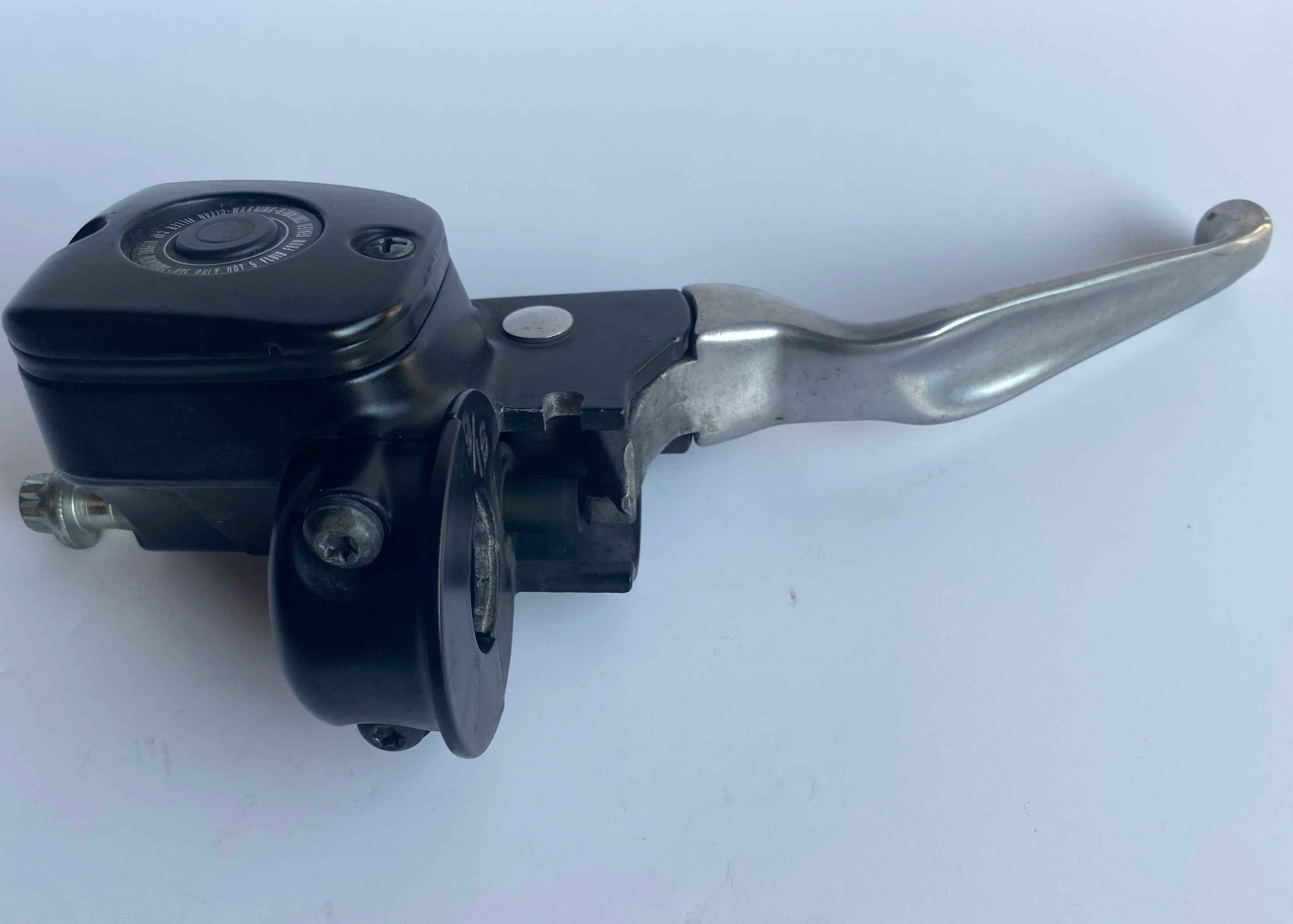 Maitre-cylindre de frein avant 9/16 Harley Davidson REF OEM 45019-96F