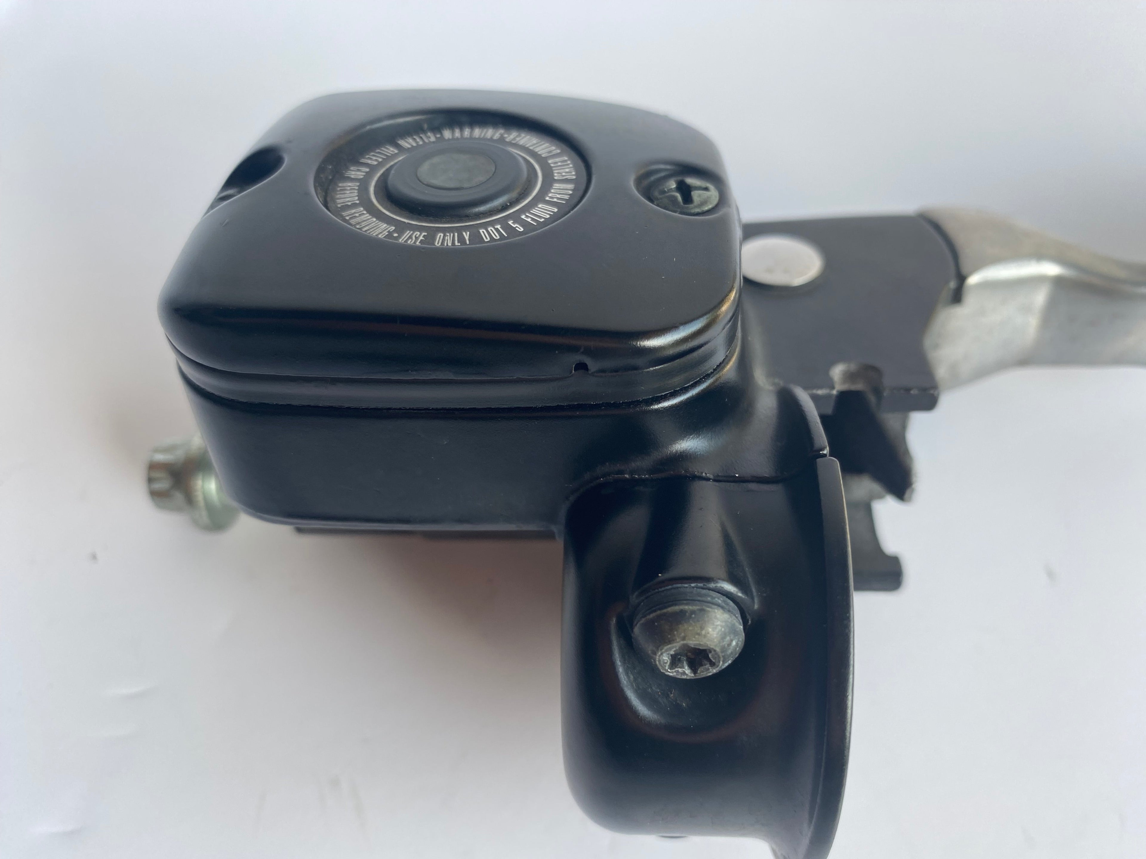 Maitre-cylindre de frein avant 9/16 Harley Davidson REF OEM 45019-96F