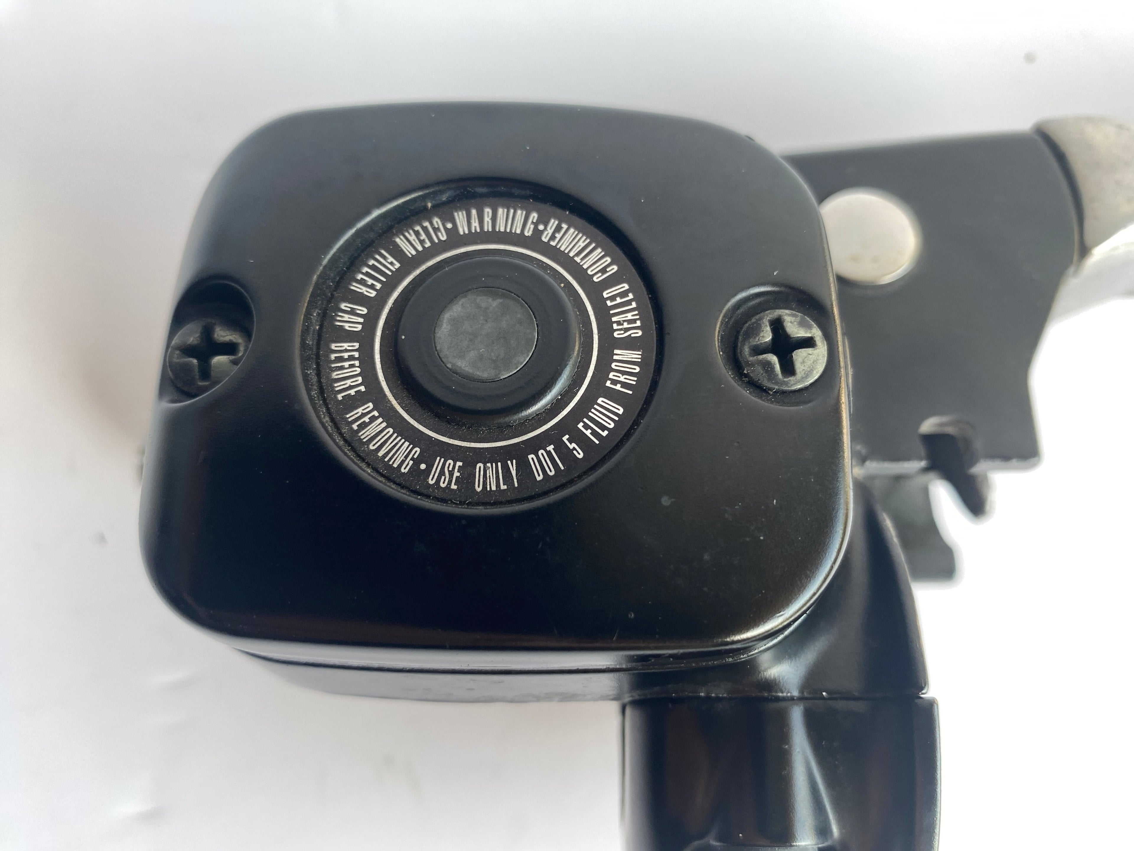 Maitre-cylindre de frein avant 9/16 Harley Davidson REF OEM 45019-96F
