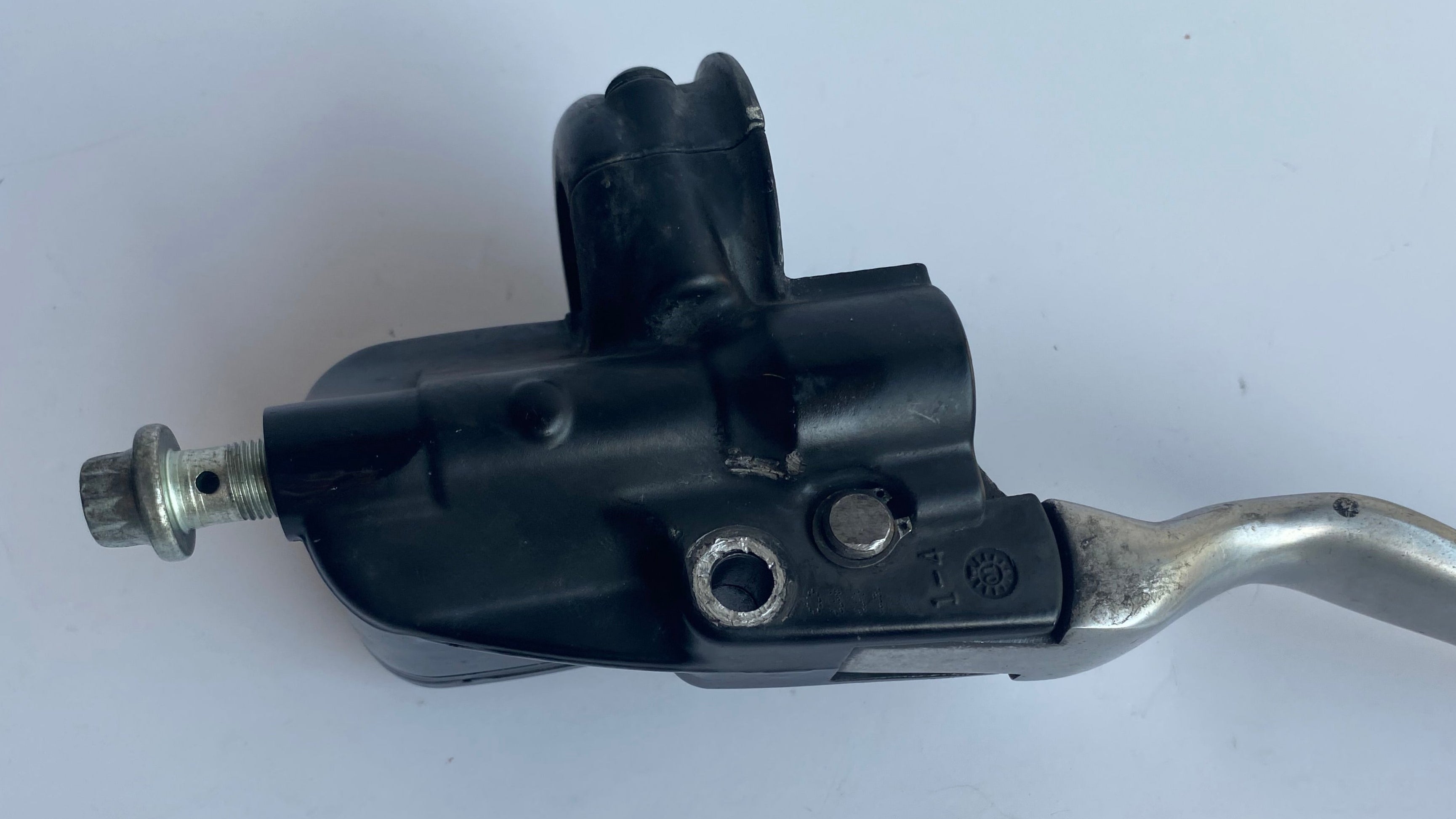 Maitre-cylindre de frein avant 9/16 Harley Davidson REF OEM 45019-96F