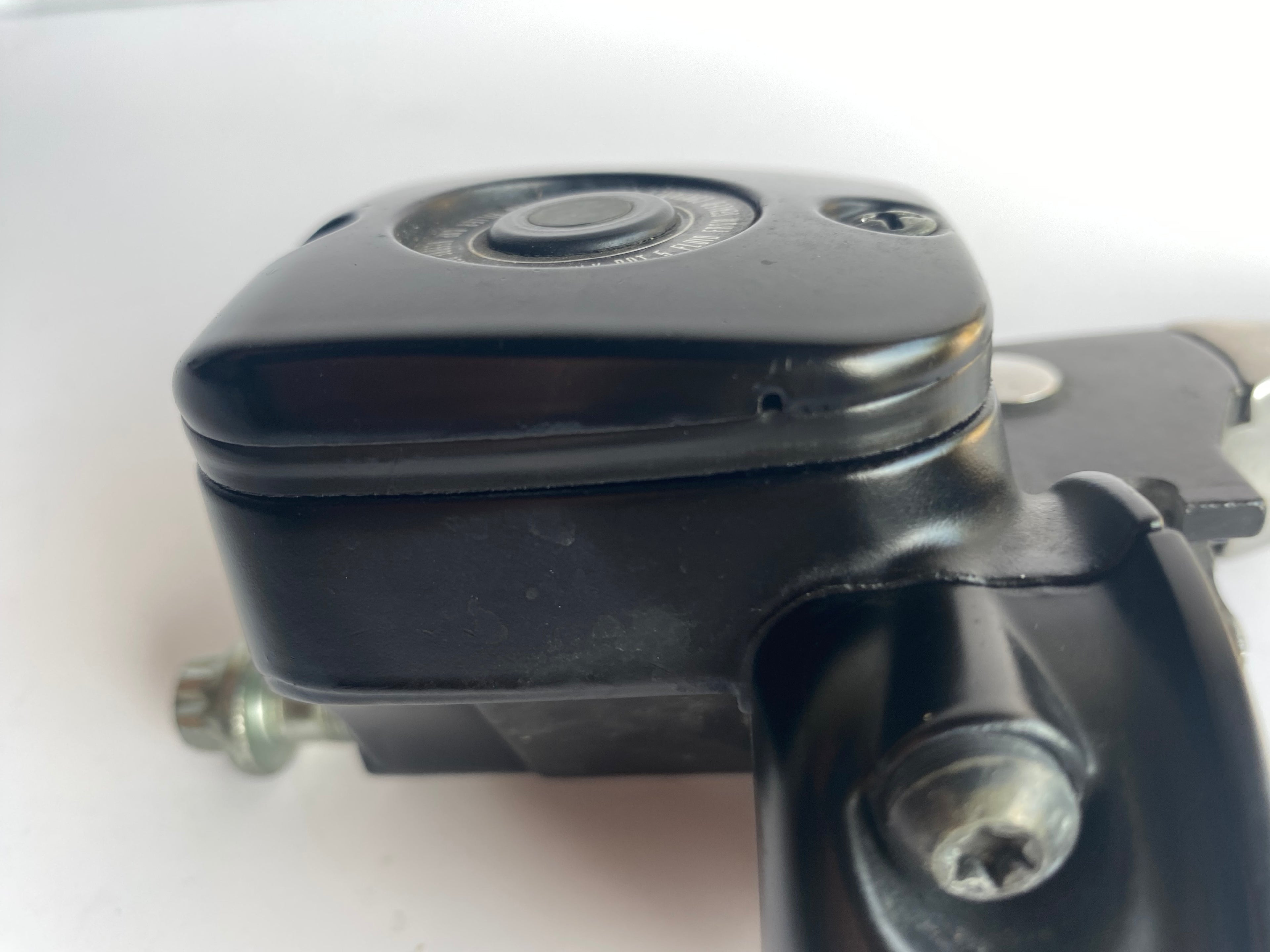Maitre-cylindre de frein avant 9/16 Harley Davidson REF OEM 45019-96F