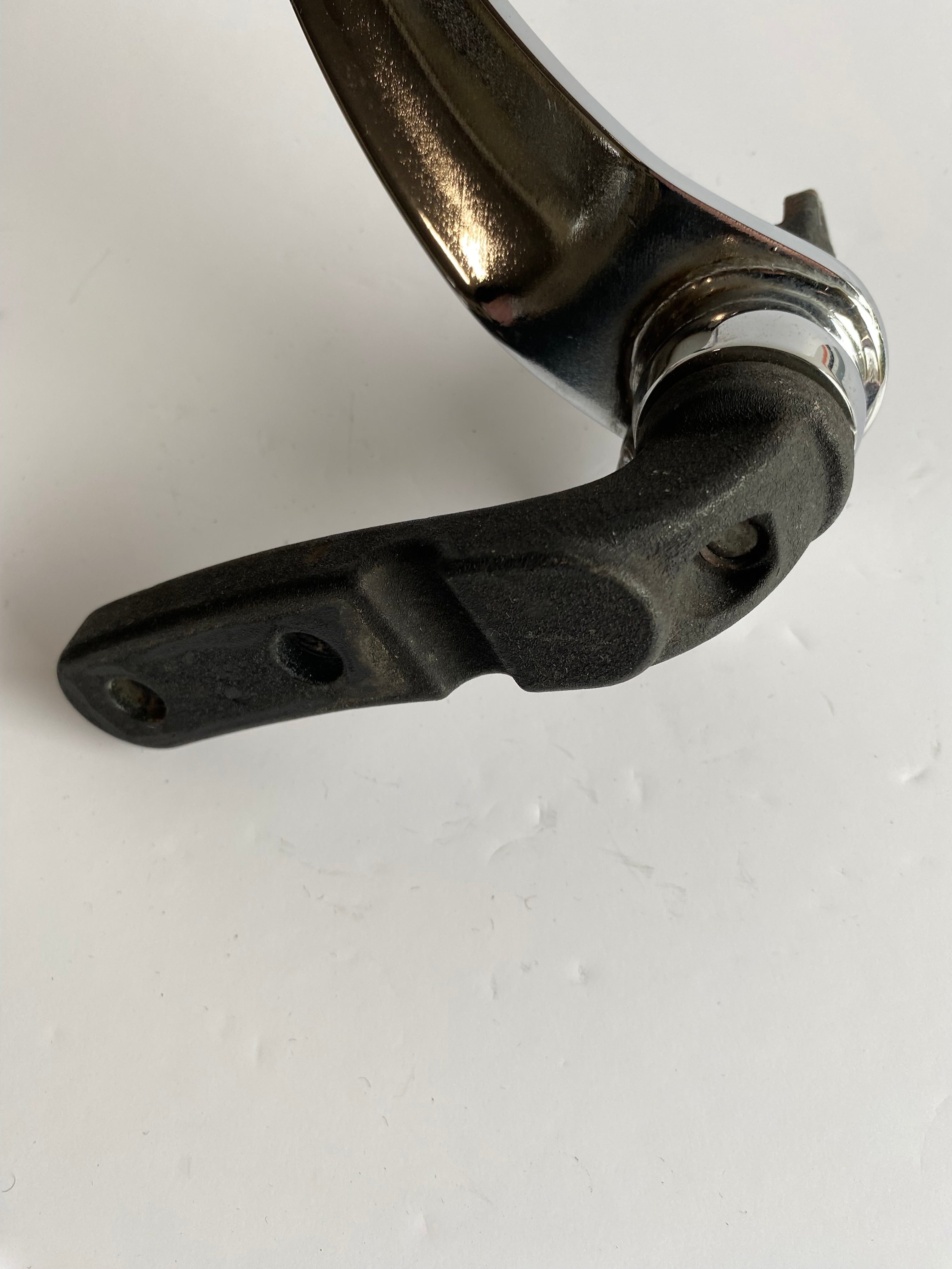 Harley Davidson Dyna Right Black Forward Control Bracket OEM REF: 42481-03A