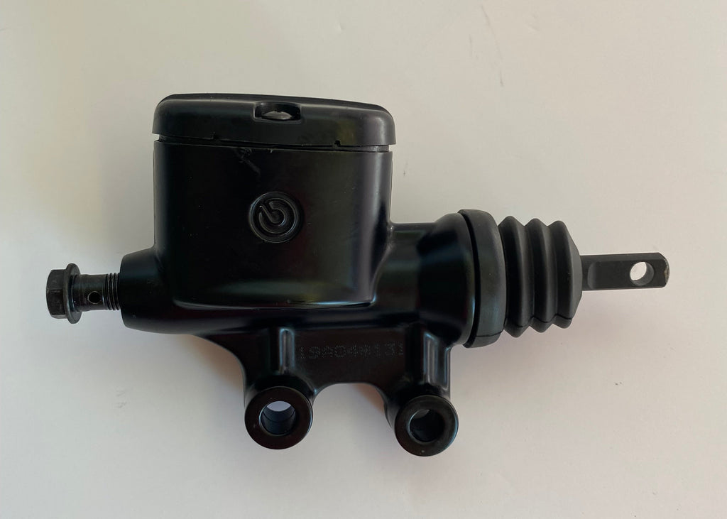 Maitre de cylindre de frein arrière Touring Harley Davidson REF OEM 41700028A
