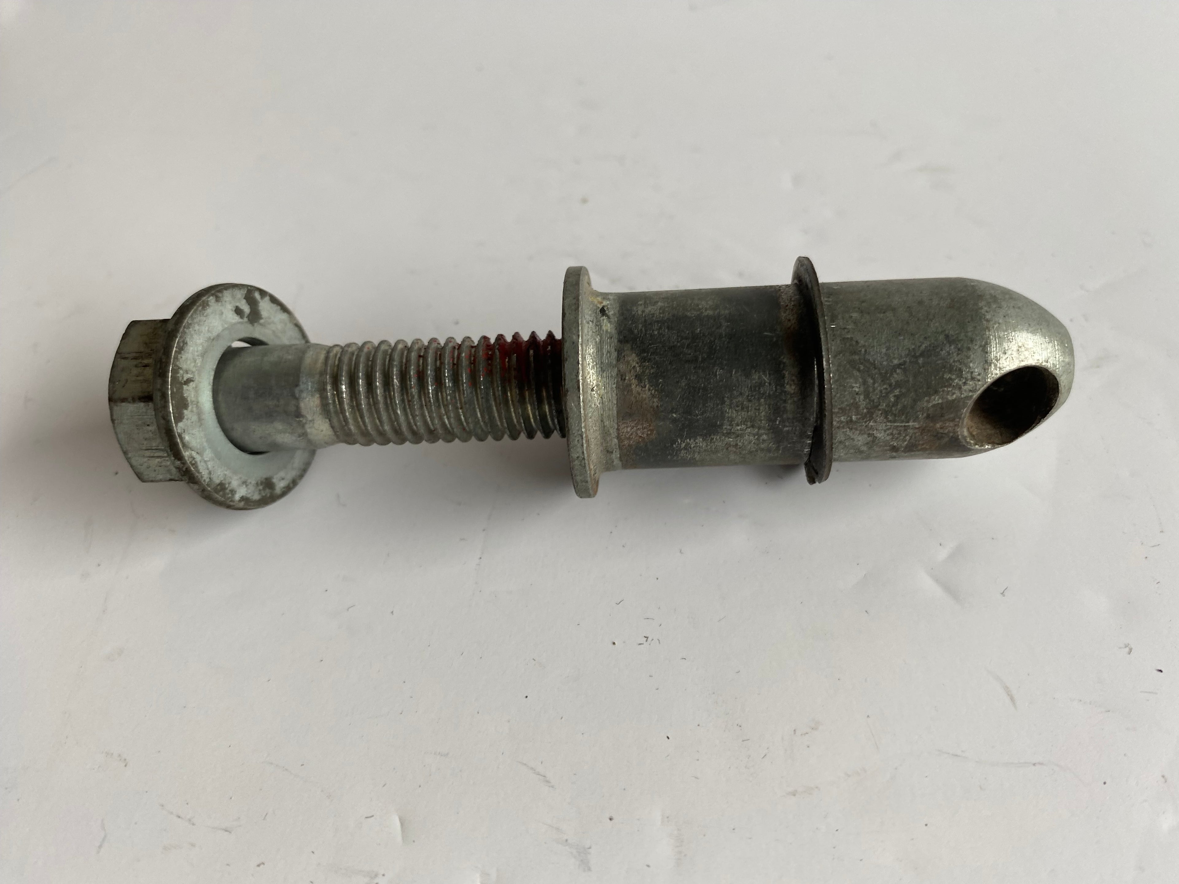 Support de cale pied droit pilote Harley Davidson REF OEM  : 42441-80