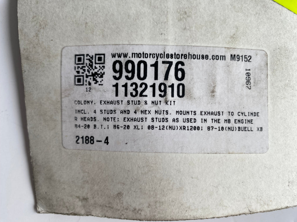 Jeu de 4 goujons et 4 écrous d'échappement Harley Davidson REF OEM 16715-83