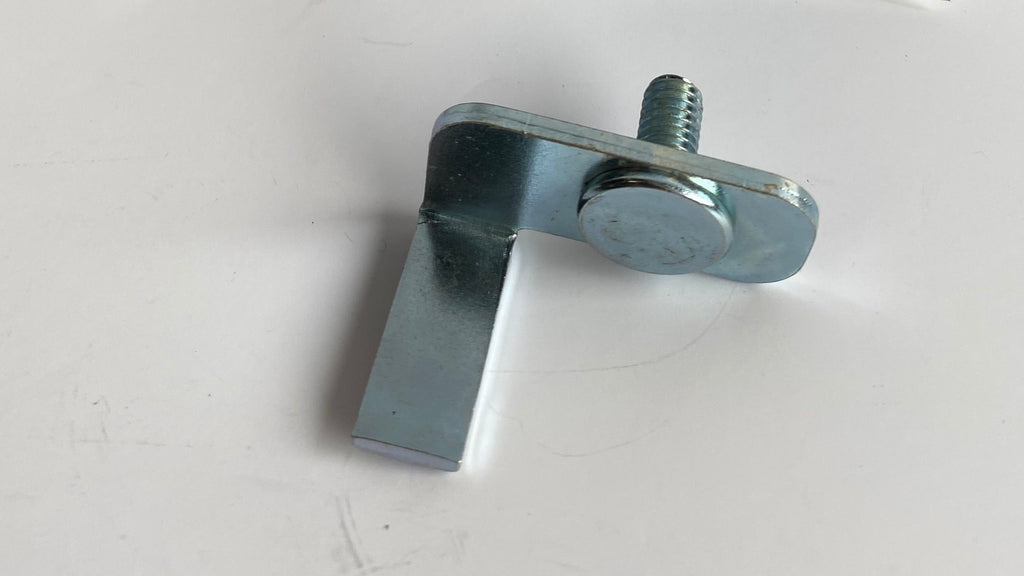 Patte de fixation collecteur échappement Touring Harley Davidson REF OEM 65619-98