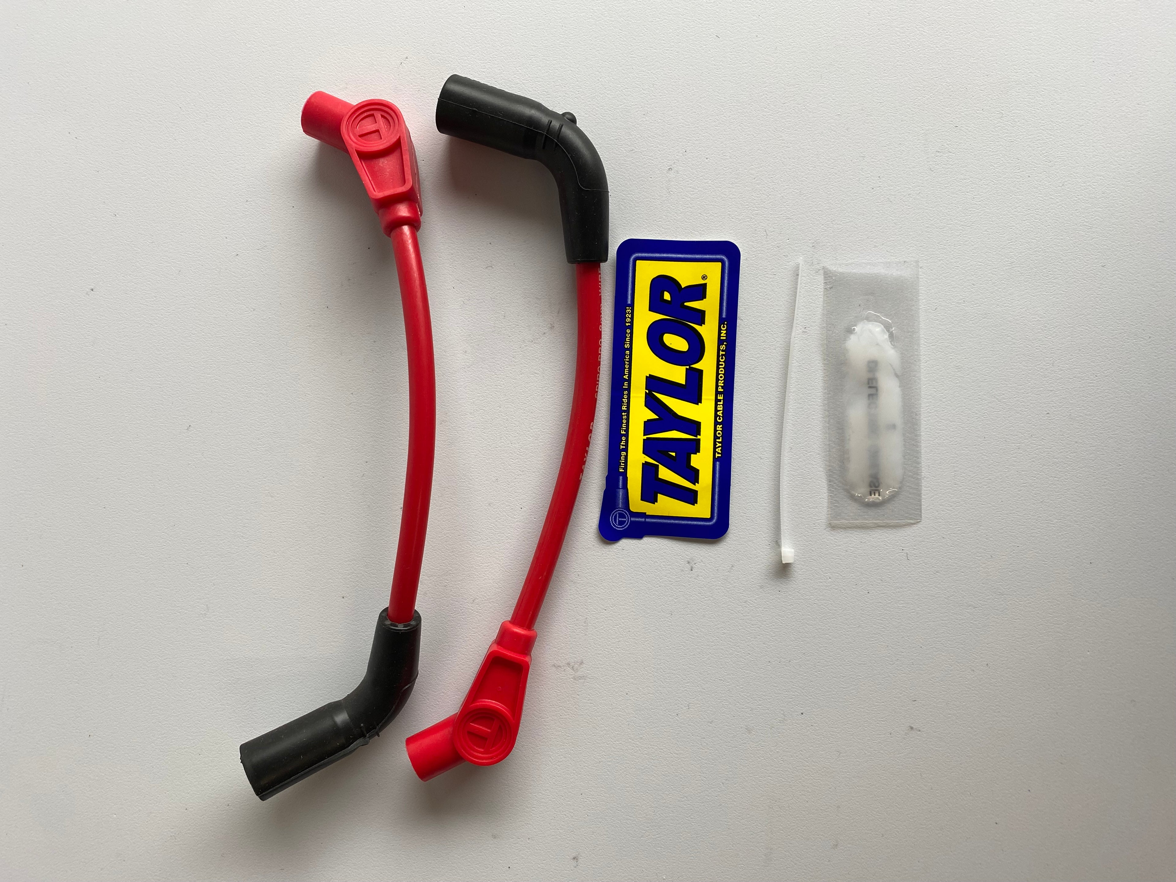 Jeu de fils de bougies rouge TAYLOR Harley Davidson REF WW : 12-663
