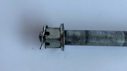 Axe de roue arrière Dyna Harley Davidson REF OEM 41114-90
