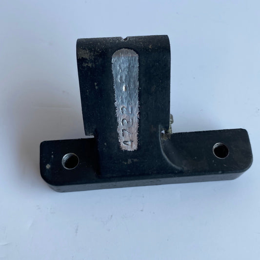 Support moteur inférieur avant Dyna Harley Davidson REF OEM 47226-99A