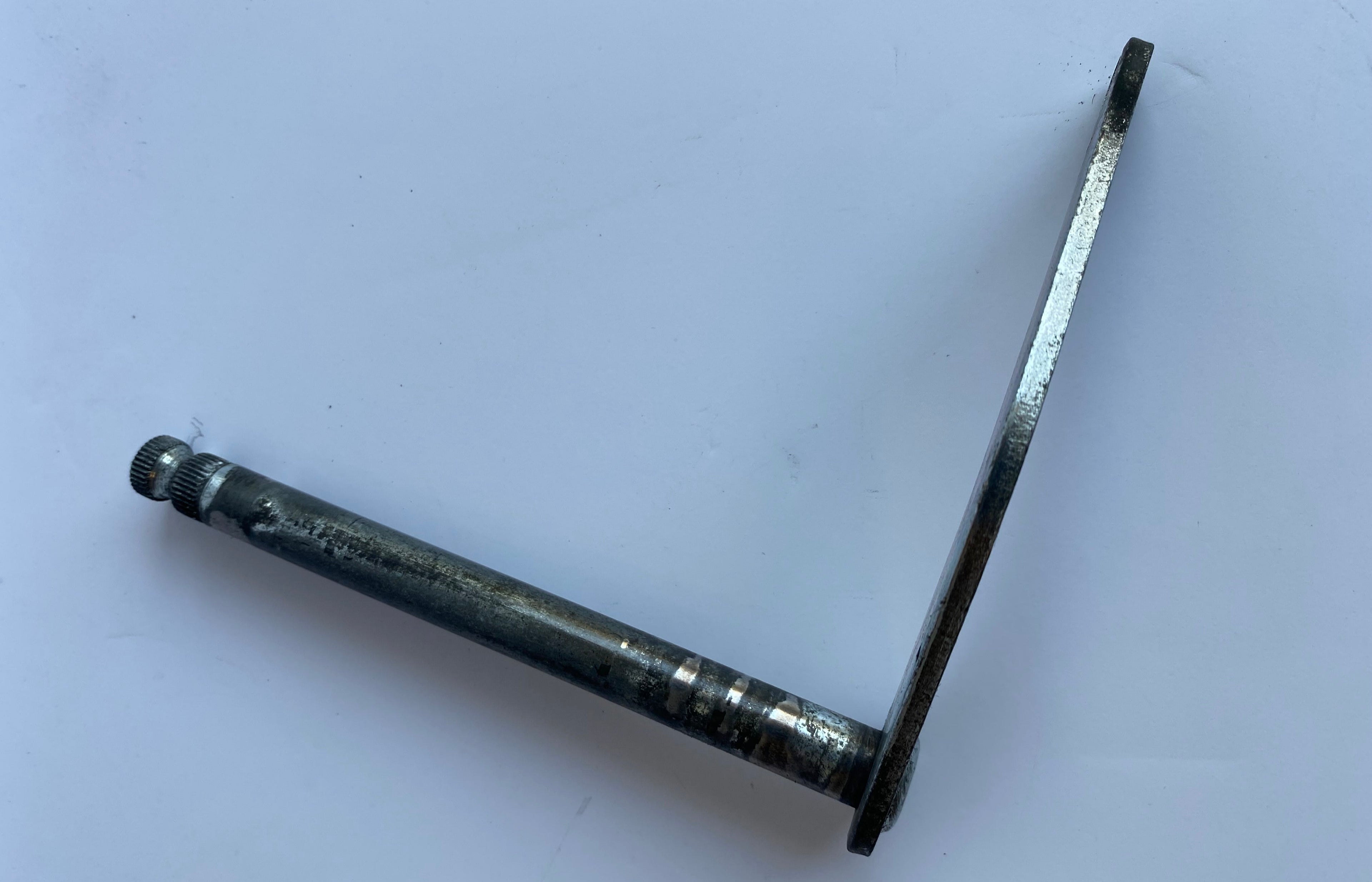 Axe de sélecteur commandes médianes Dyna Harley Davidson REF OEM 34621-90