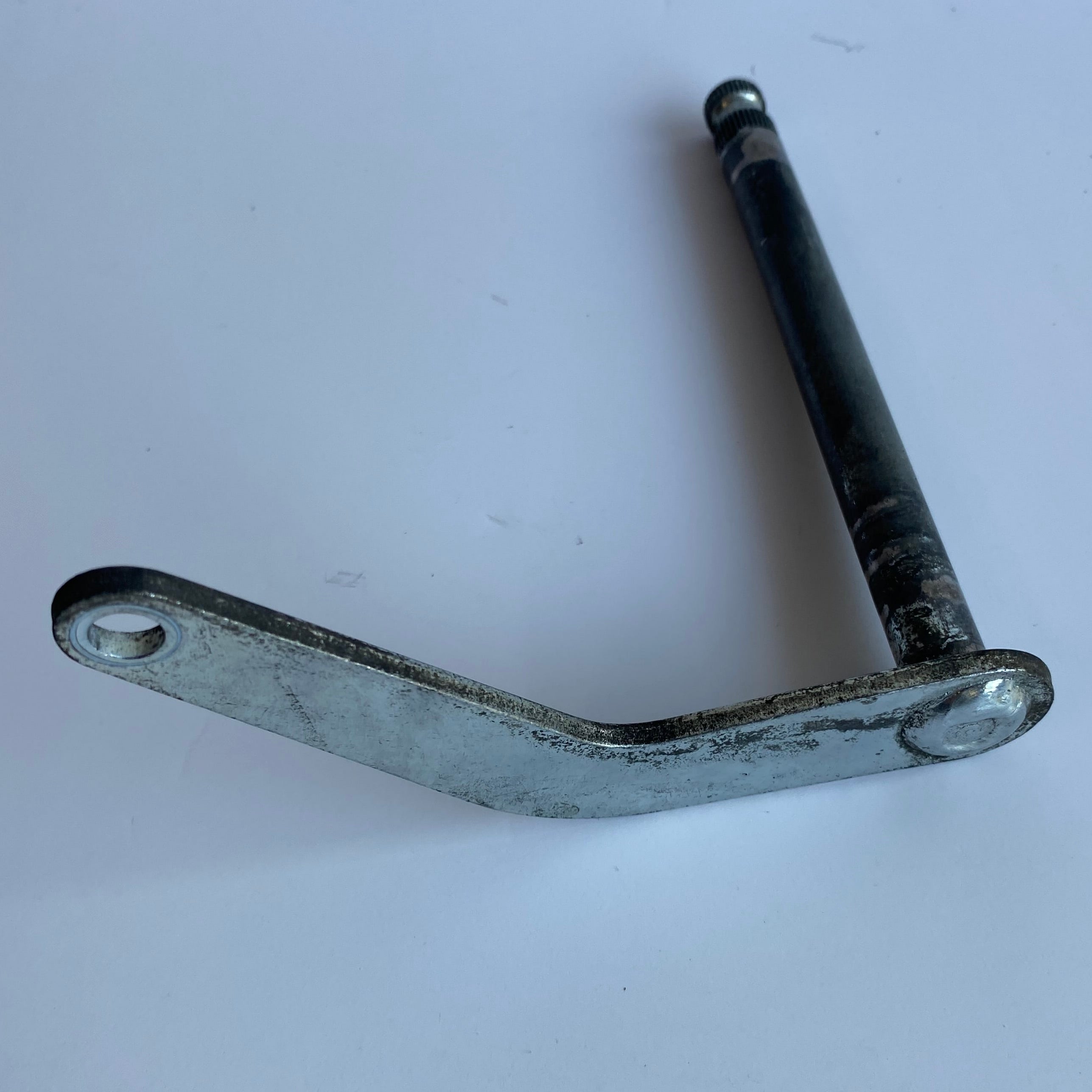 Axe de sélecteur commandes médianes Dyna Harley Davidson REF OEM 34621-90
