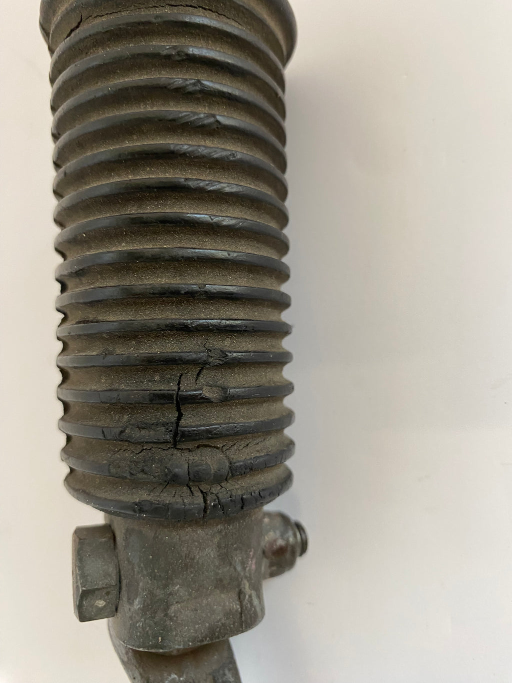 Support et cale pied pilote gauche Shovelhead Harley Davidson  REF OEM 52700-65