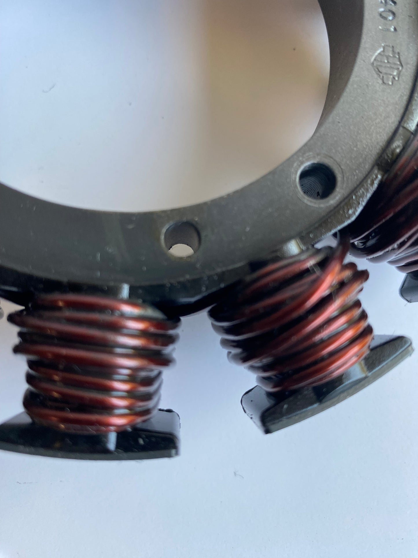 Stator Dyna & Softail Harley Davidson REF OEM 29951-99A